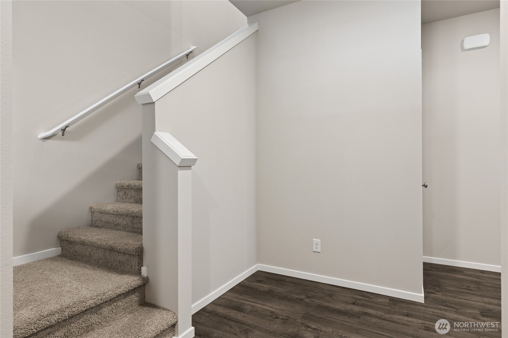 1600 Fiona Street 60 Property Photo 3
