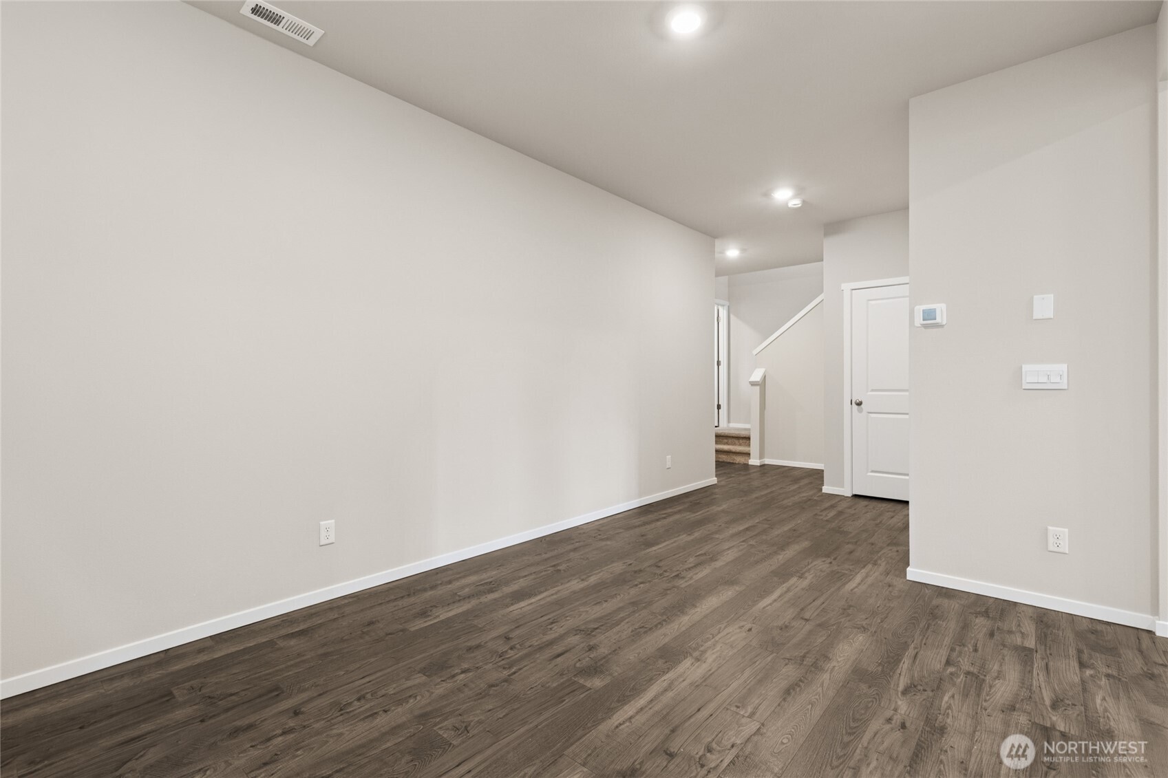 1600 Fiona Street 60 Property Photo 7