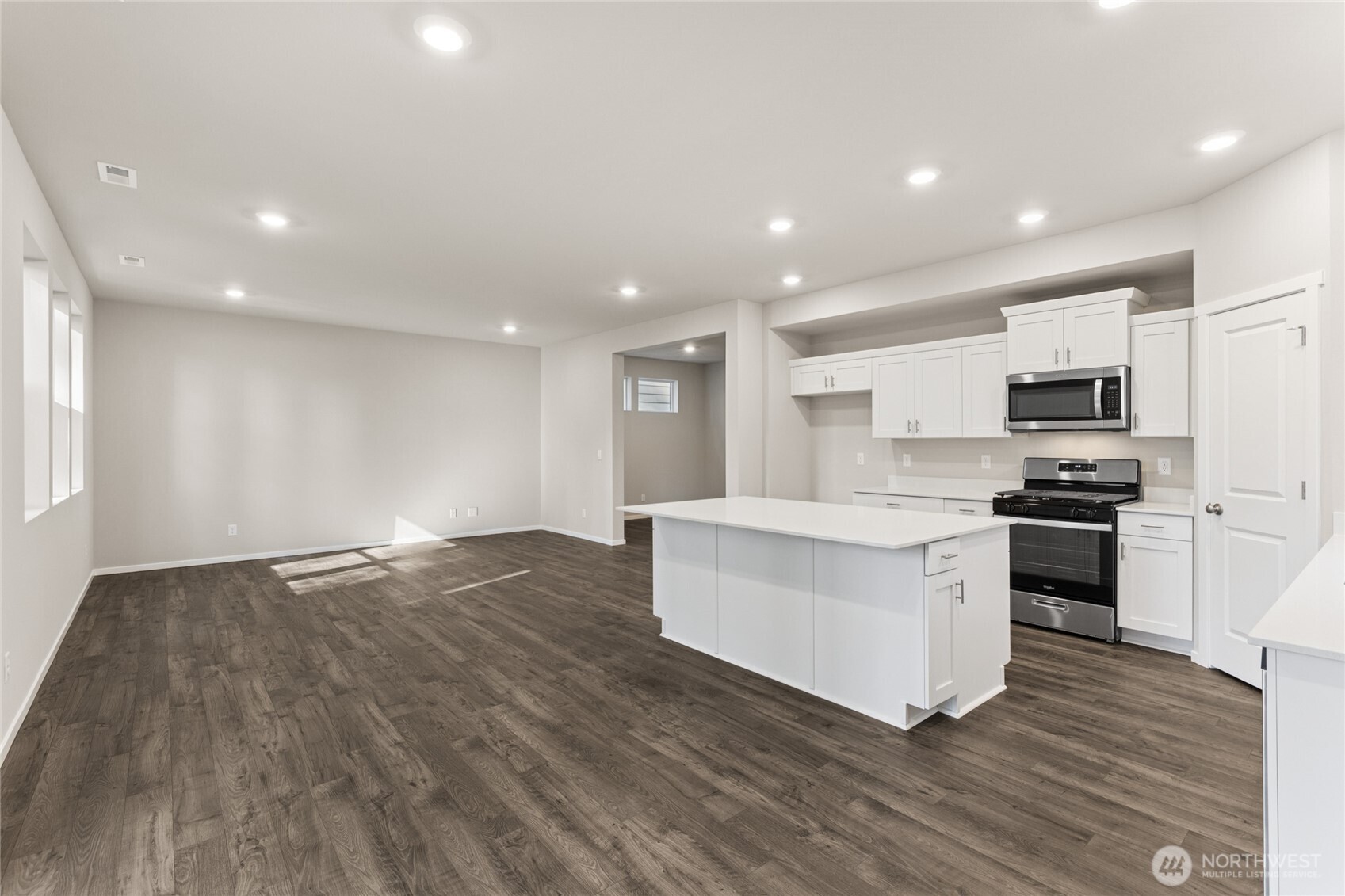 1600 Fiona Street 60 Property Photo 14