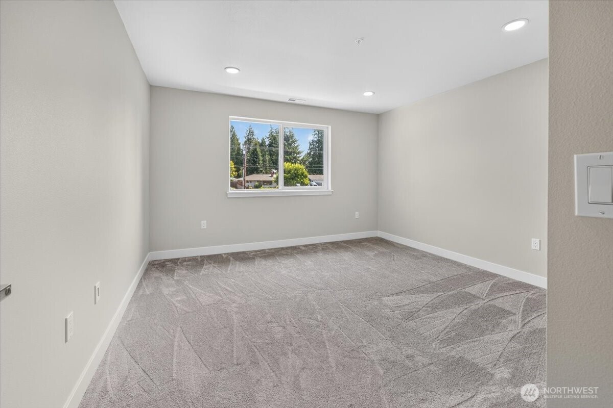9614 48th Drive Property Photo 19