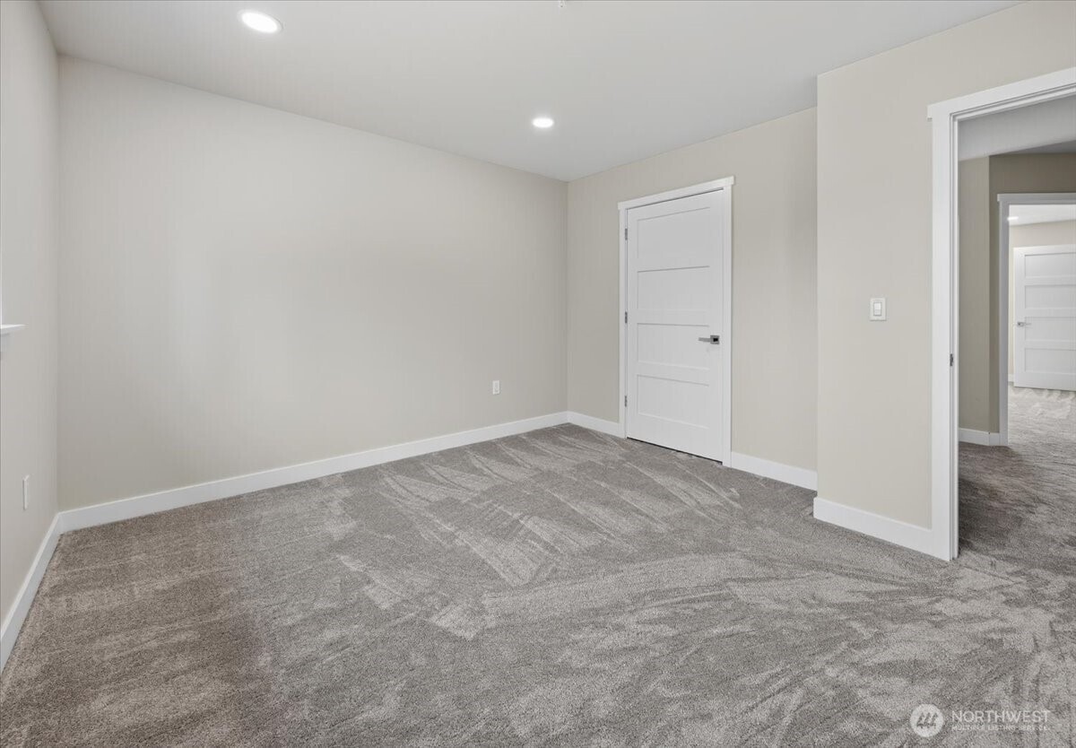 9614 48th Drive Property Photo 23