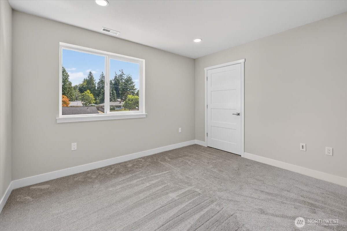 9614 48th Drive Property Photo 25