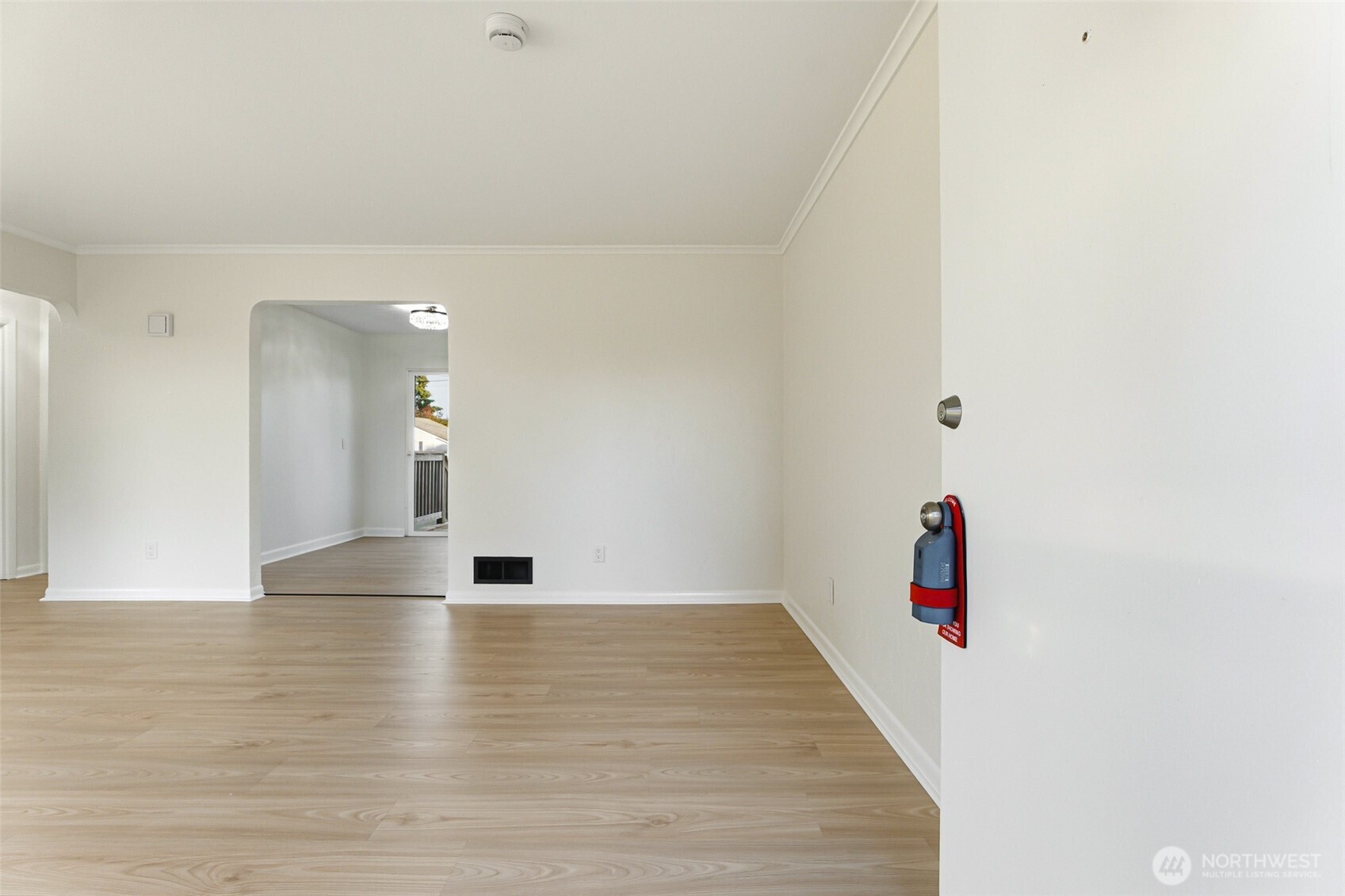 924 E 57th Street Property Photo 2