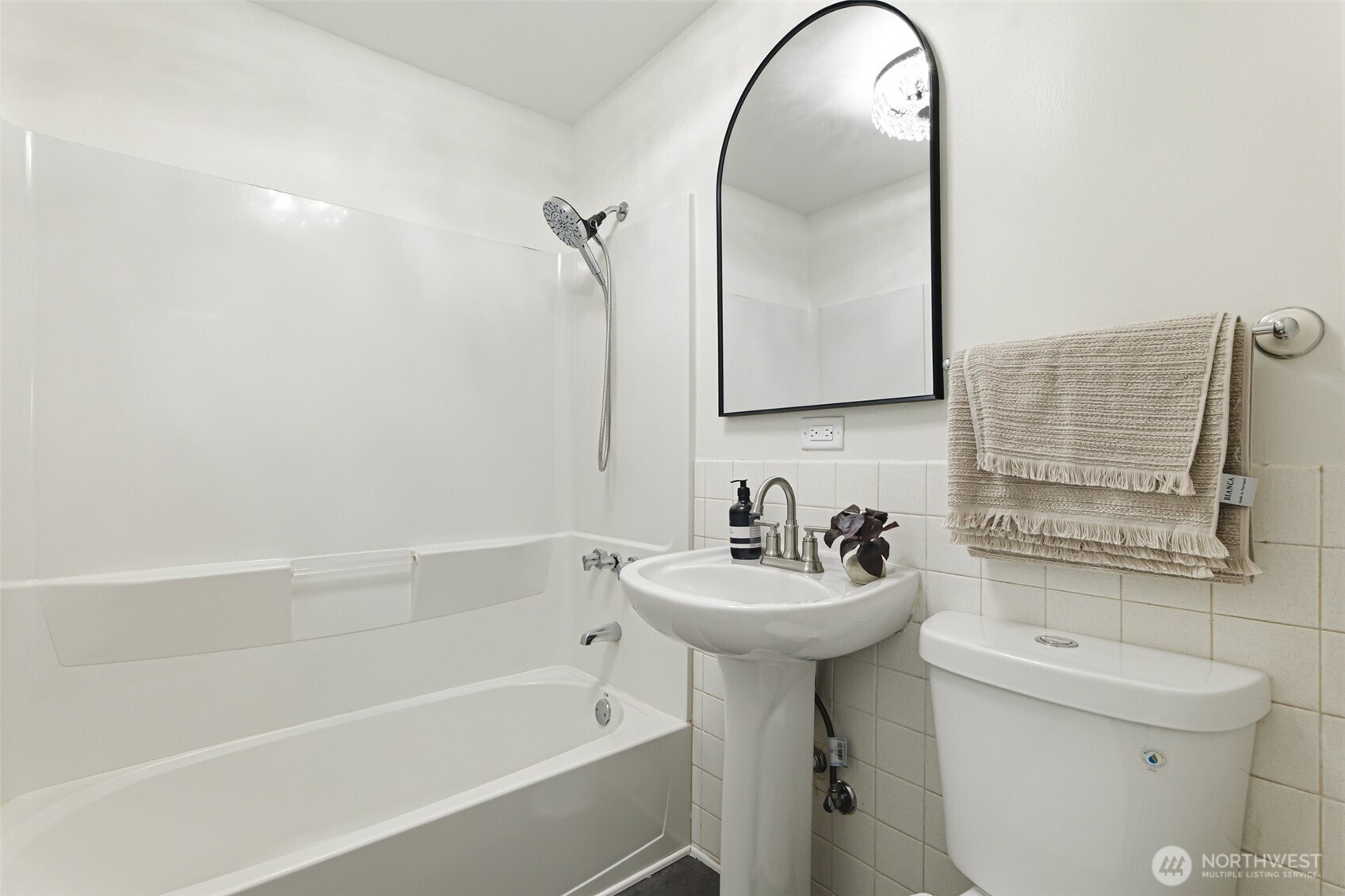 924 E 57th Street Property Photo 14