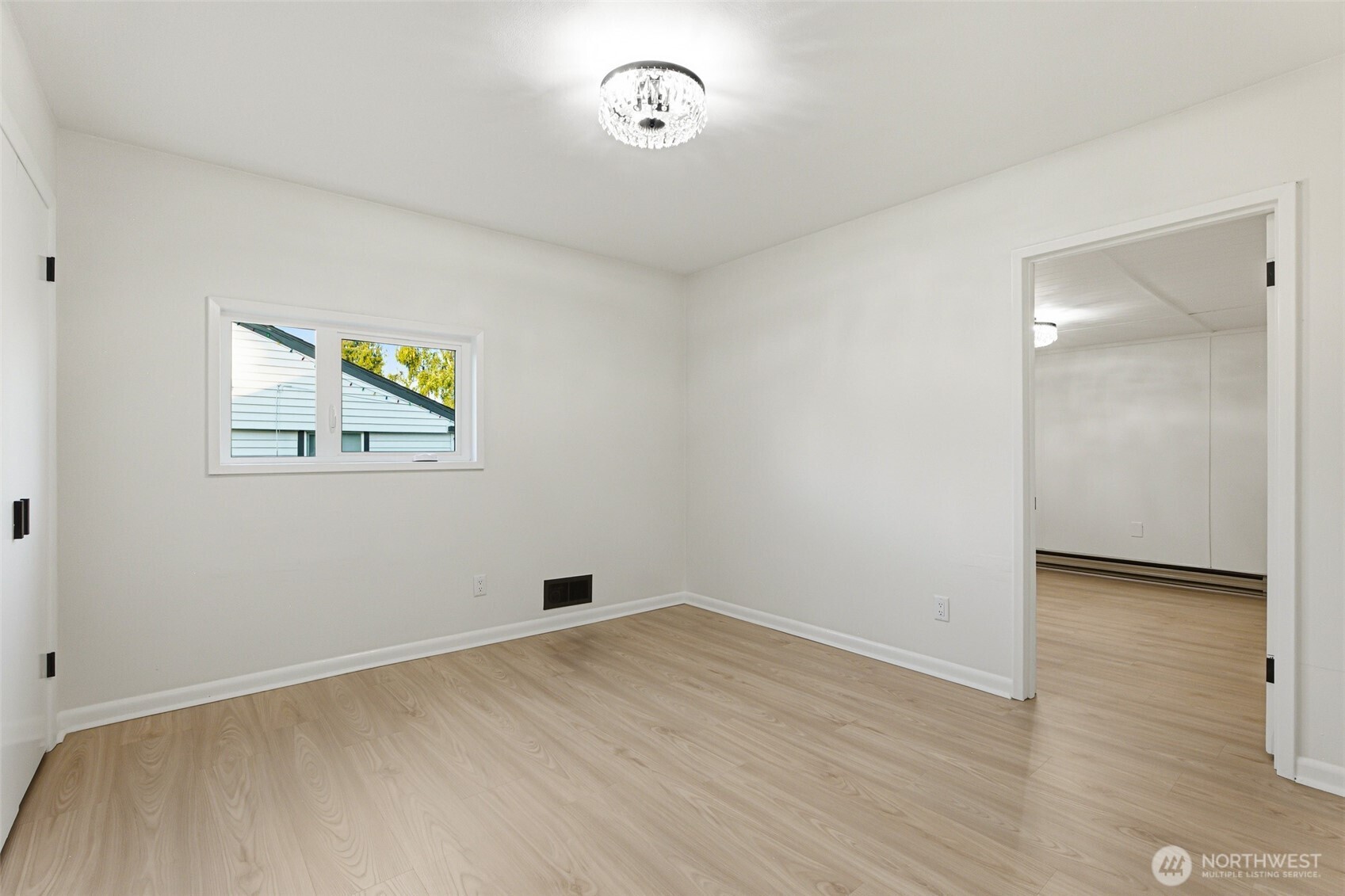 924 E 57th Street Property Photo 15