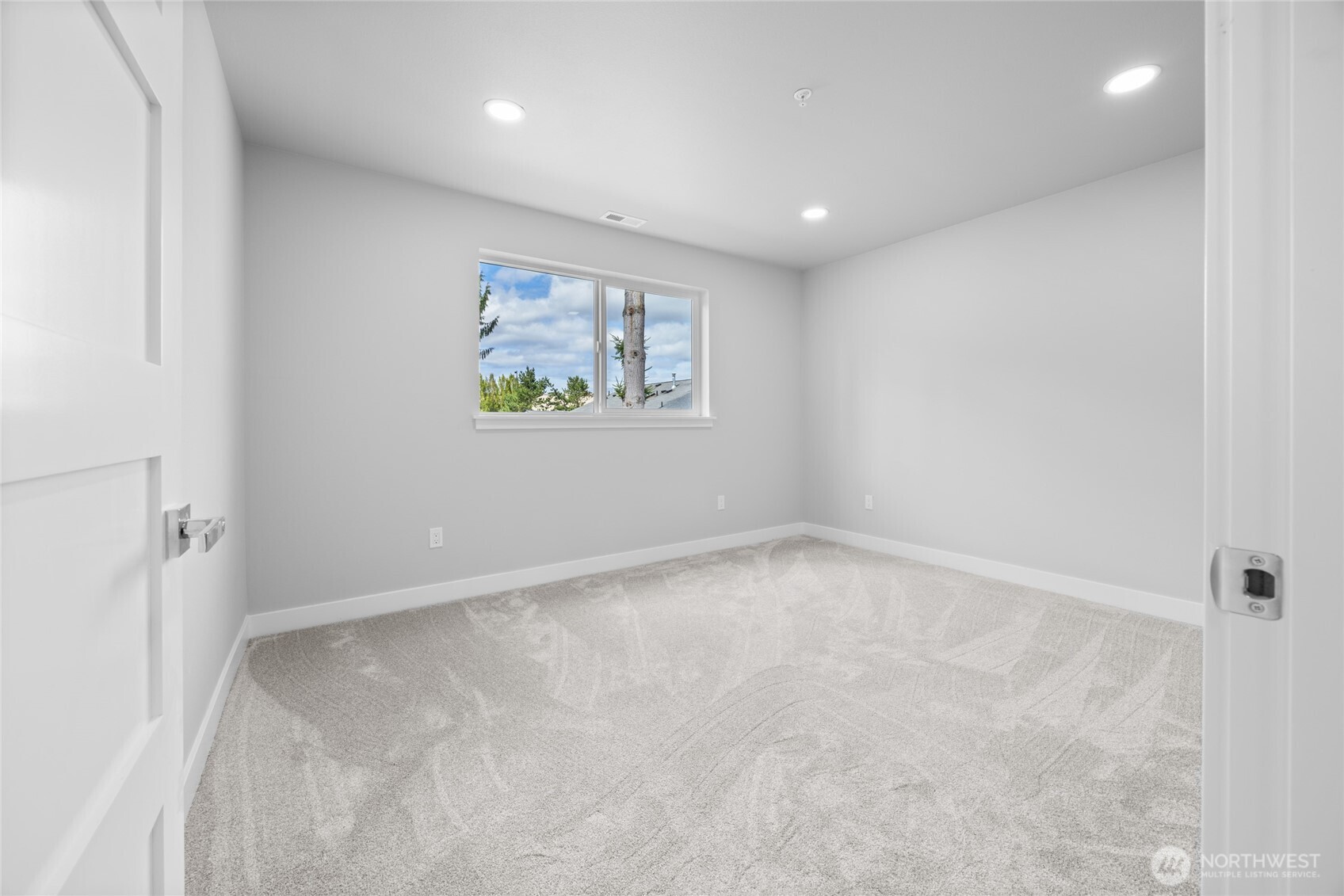 9616 48th Drive Property Photo 30