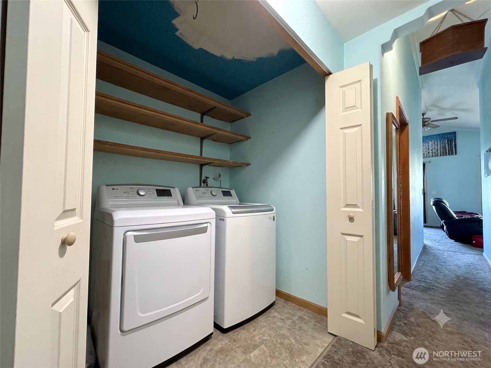 2745 Ne Westshore Dr Property Photo 4