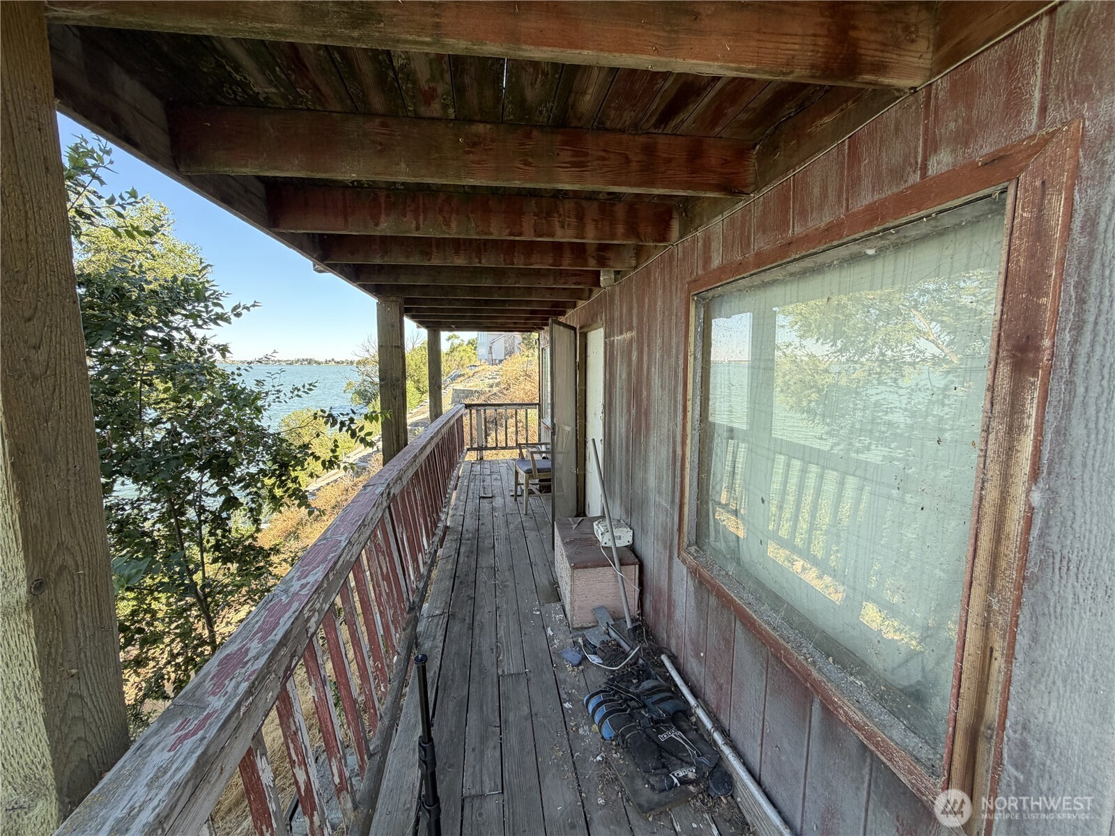 2745 Ne Westshore Dr Property Photo 7