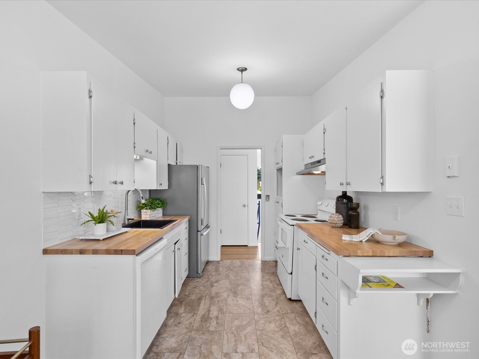 817 Olympic Boulevard A Property Photo 8