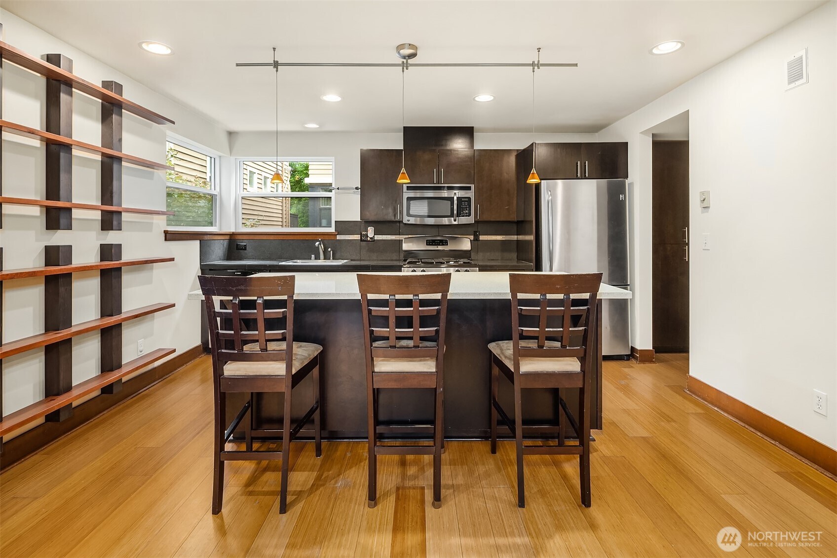 3635 Greenwood Avenue B Property Photo 6