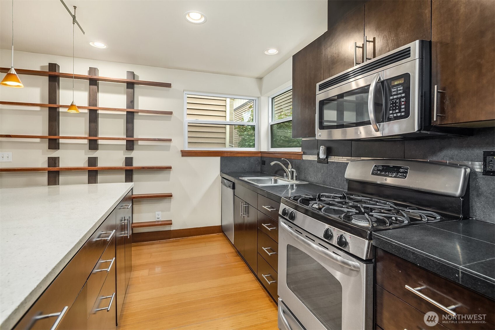 3635 Greenwood Avenue B Property Photo 8