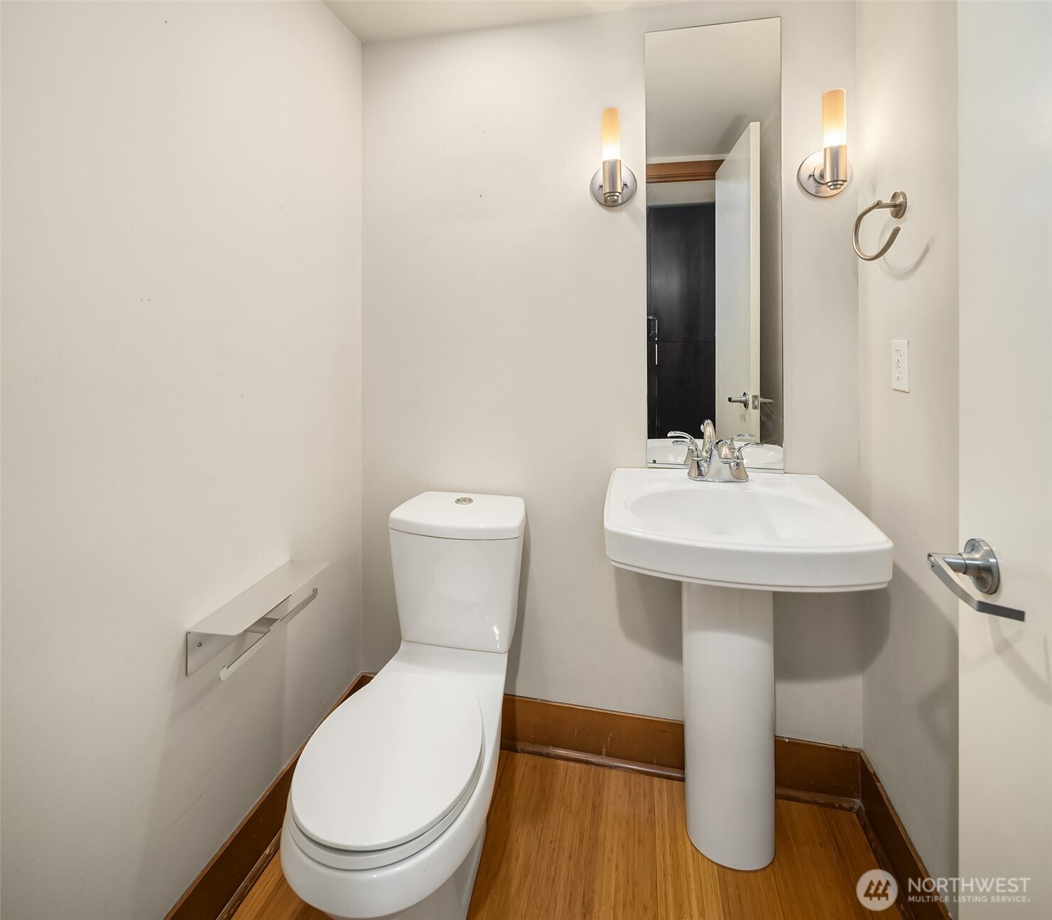 3635 Greenwood Avenue B Property Photo 15