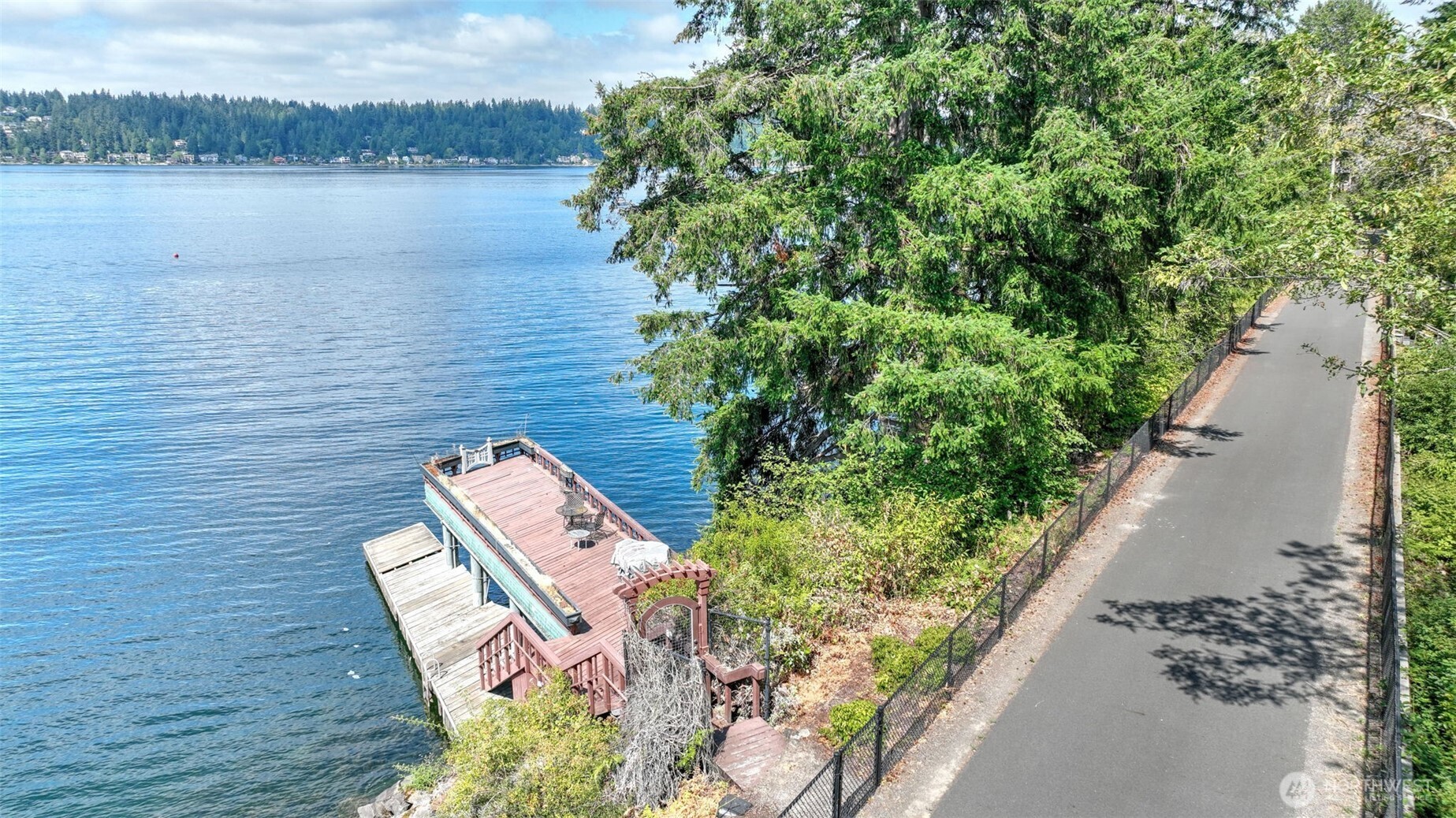 2305 E Lake Sammamish Place Property Photo 6