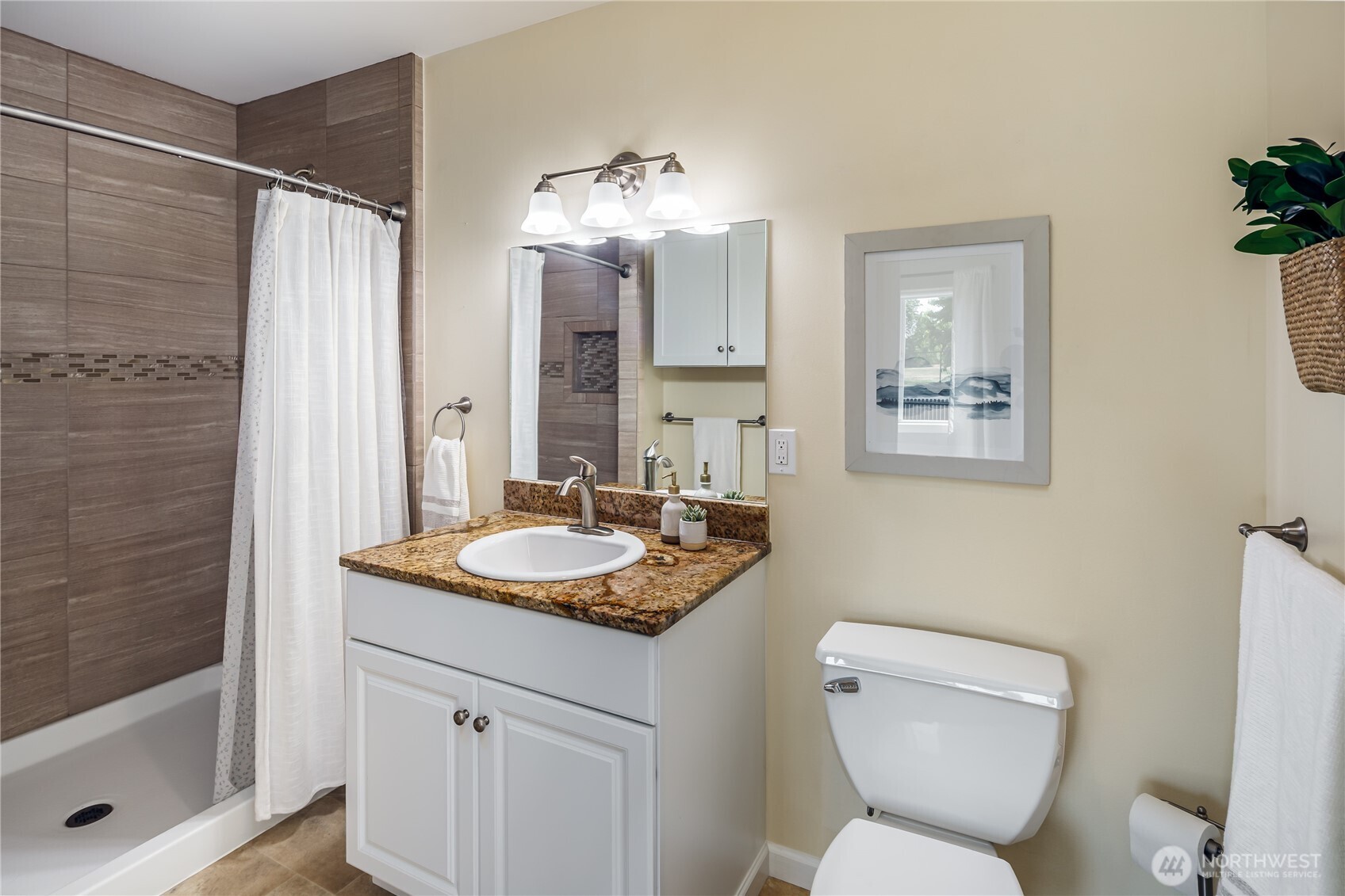407 N Gifford Avenue Property Photo 10