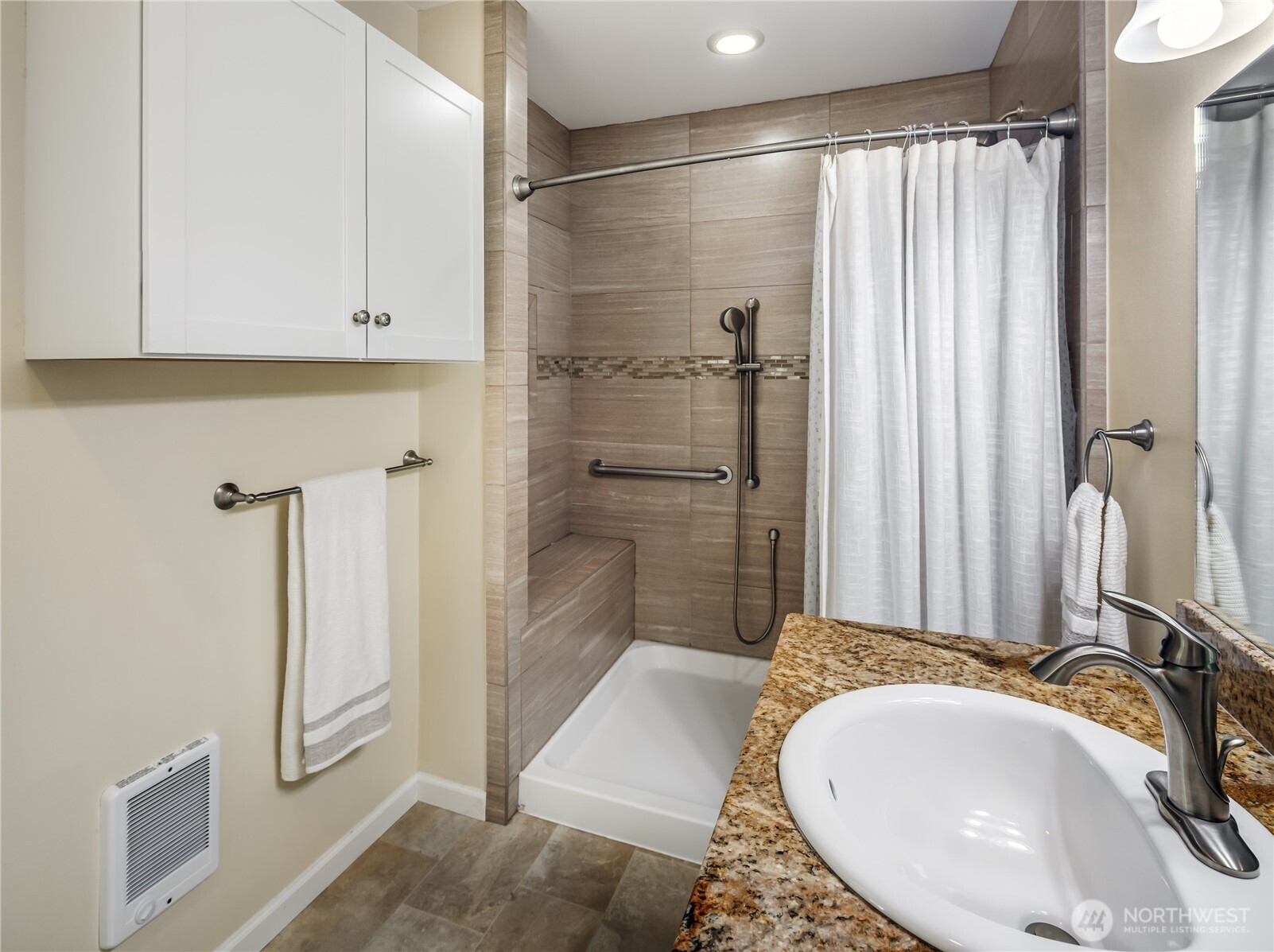 407 N Gifford Avenue Property Photo 11