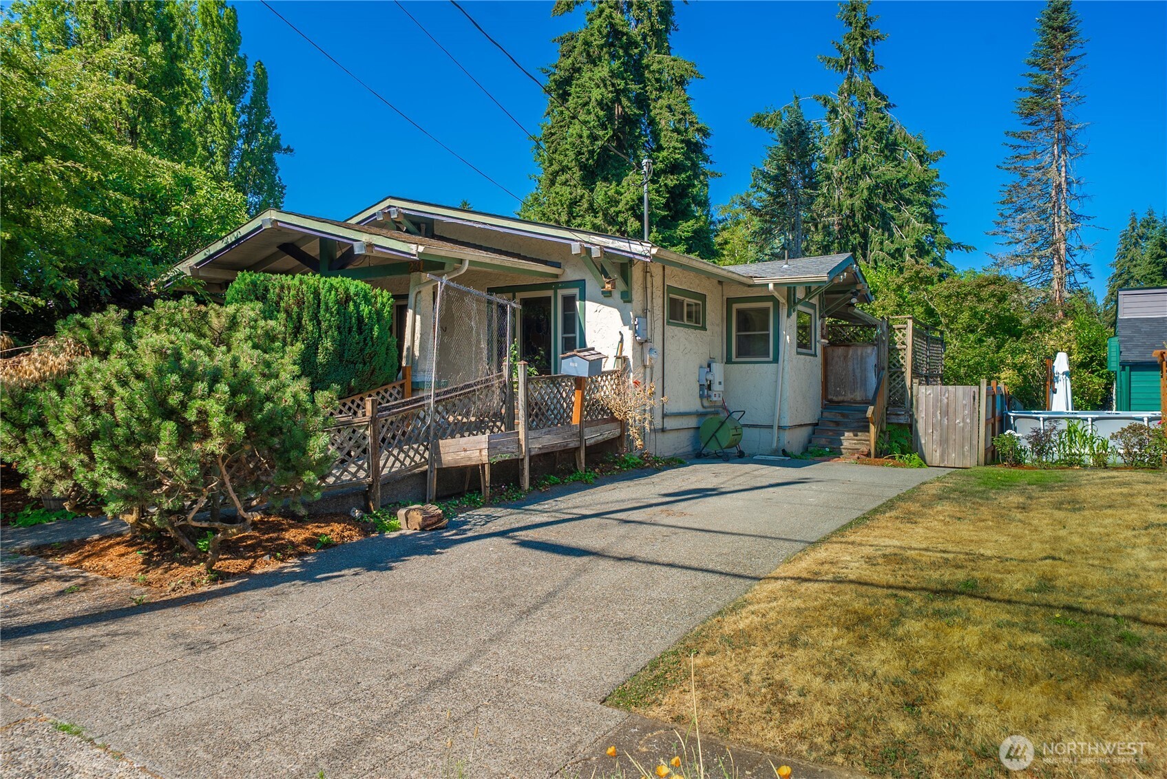 231 Central Street Property Photo 2