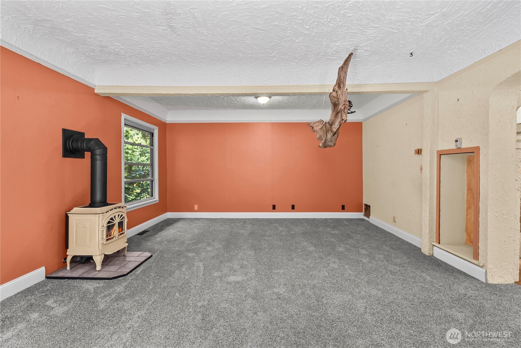 231 Central Street Property Photo 6