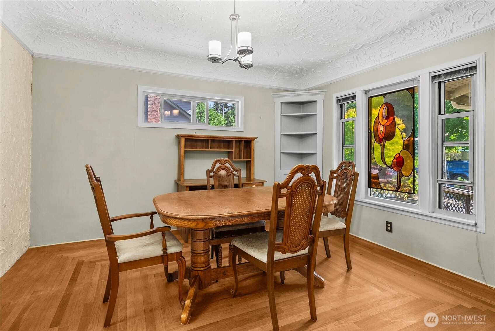 231 Central Street Property Photo 8