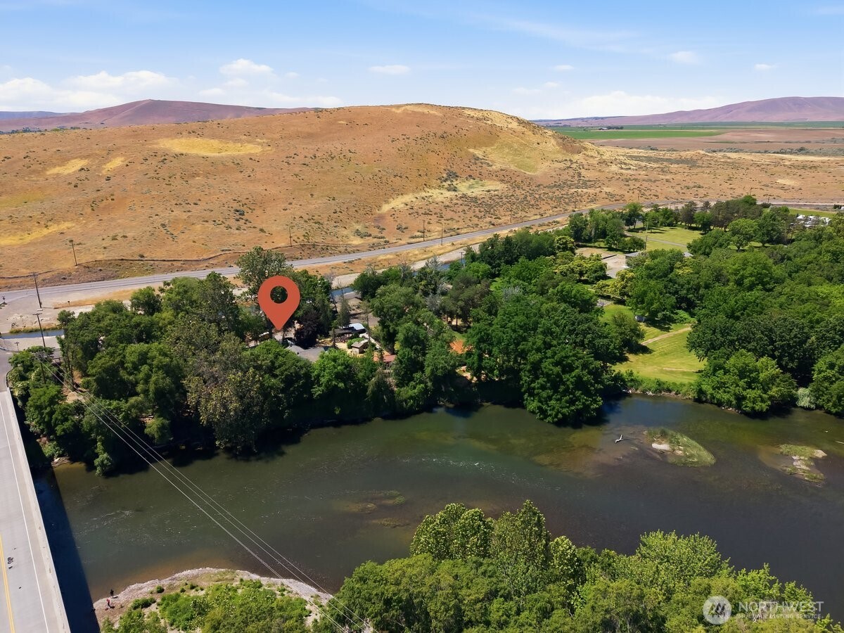 76704 N Yakima River Road Property Photo 2