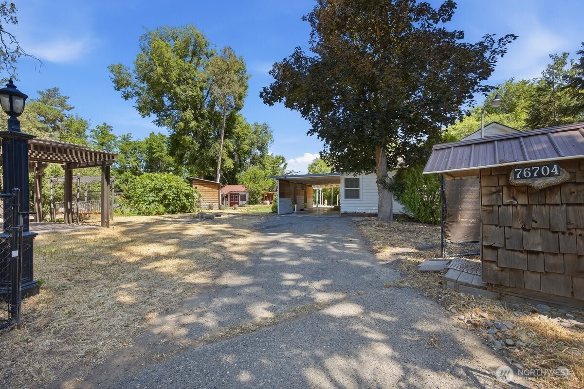 76704 N Yakima River Road Property Photo 5