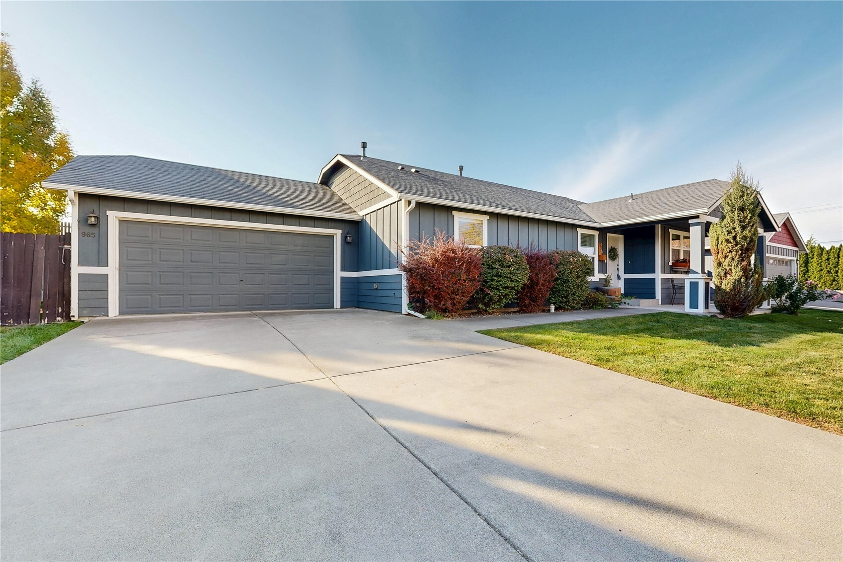 965 Hedine Road Property Photo 1