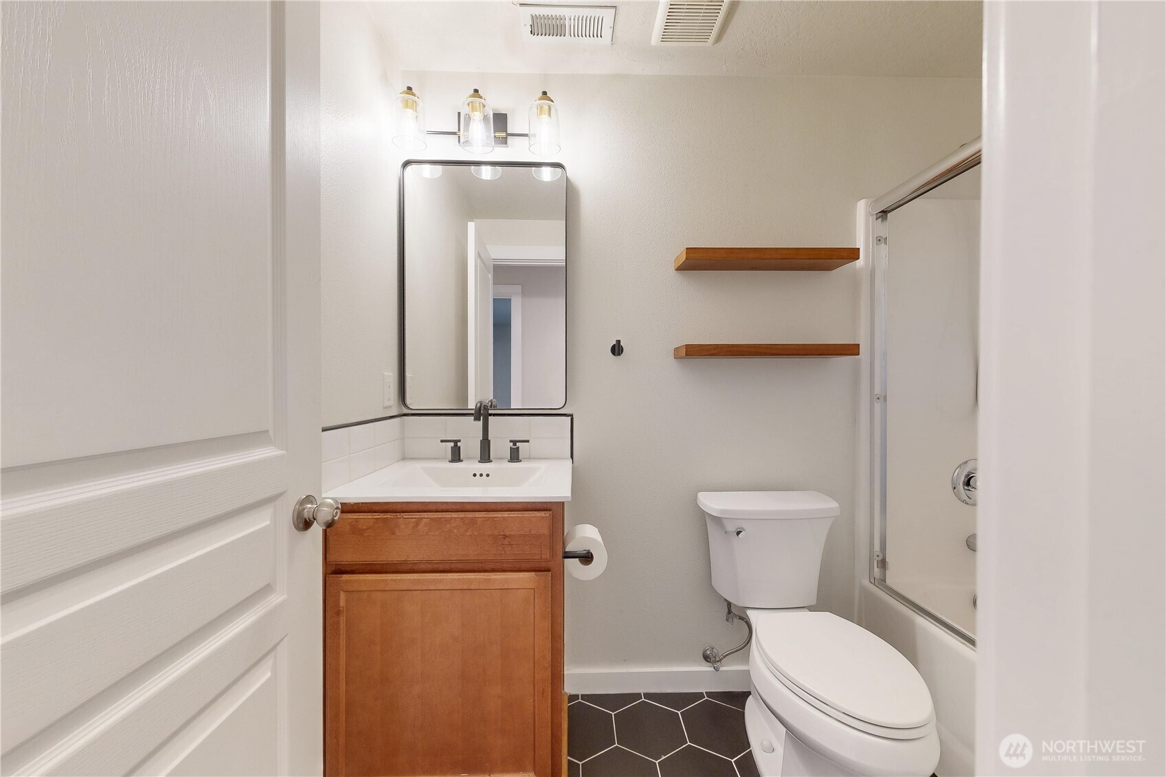 965 Hedine Road Property Photo 25