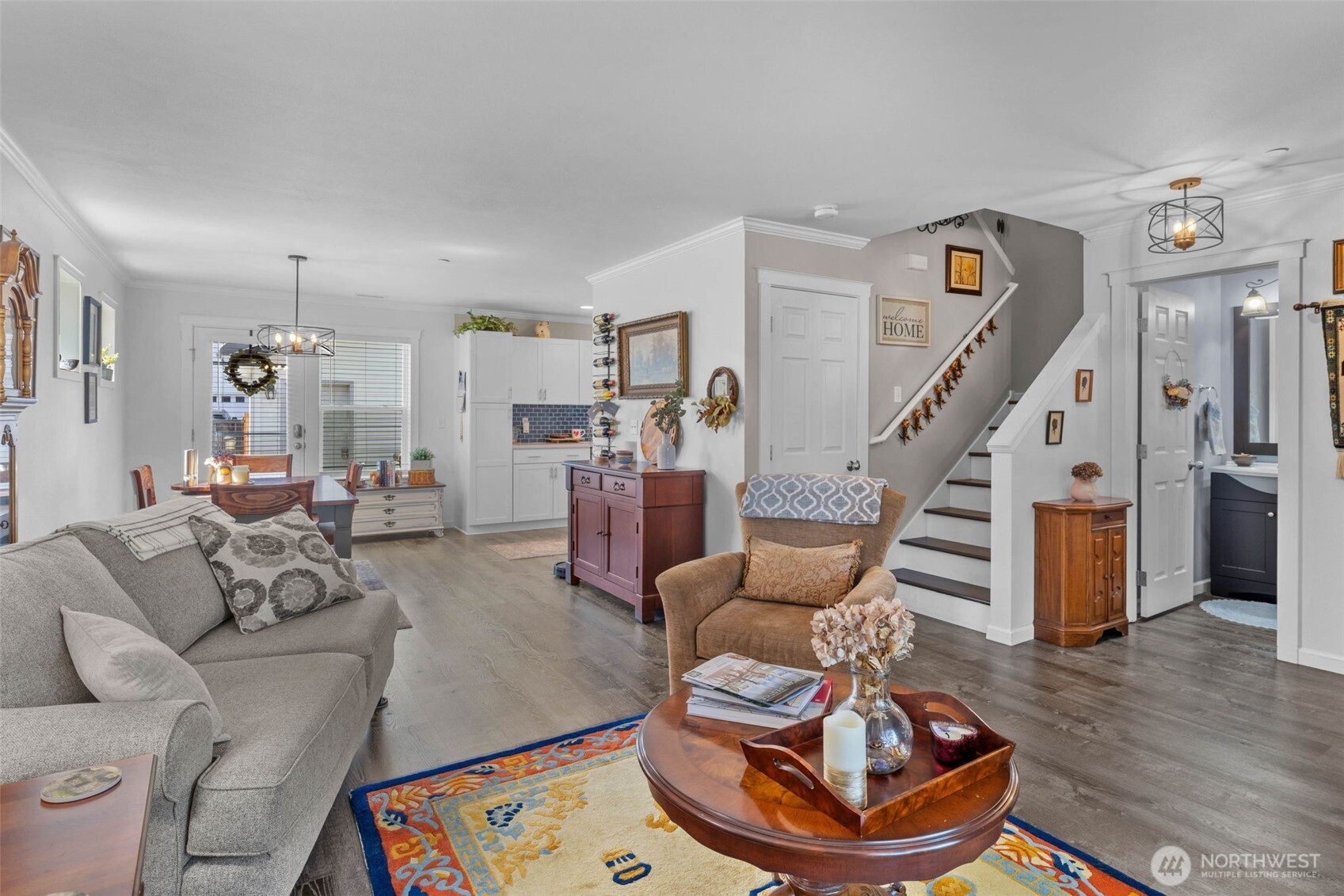 2887 Martin Street Property Photo 5