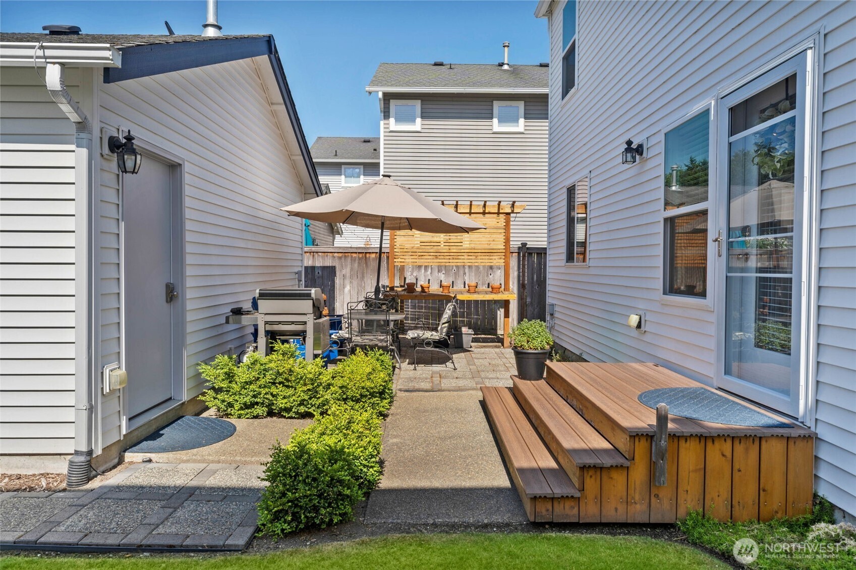 2887 Martin Street Property Photo 31