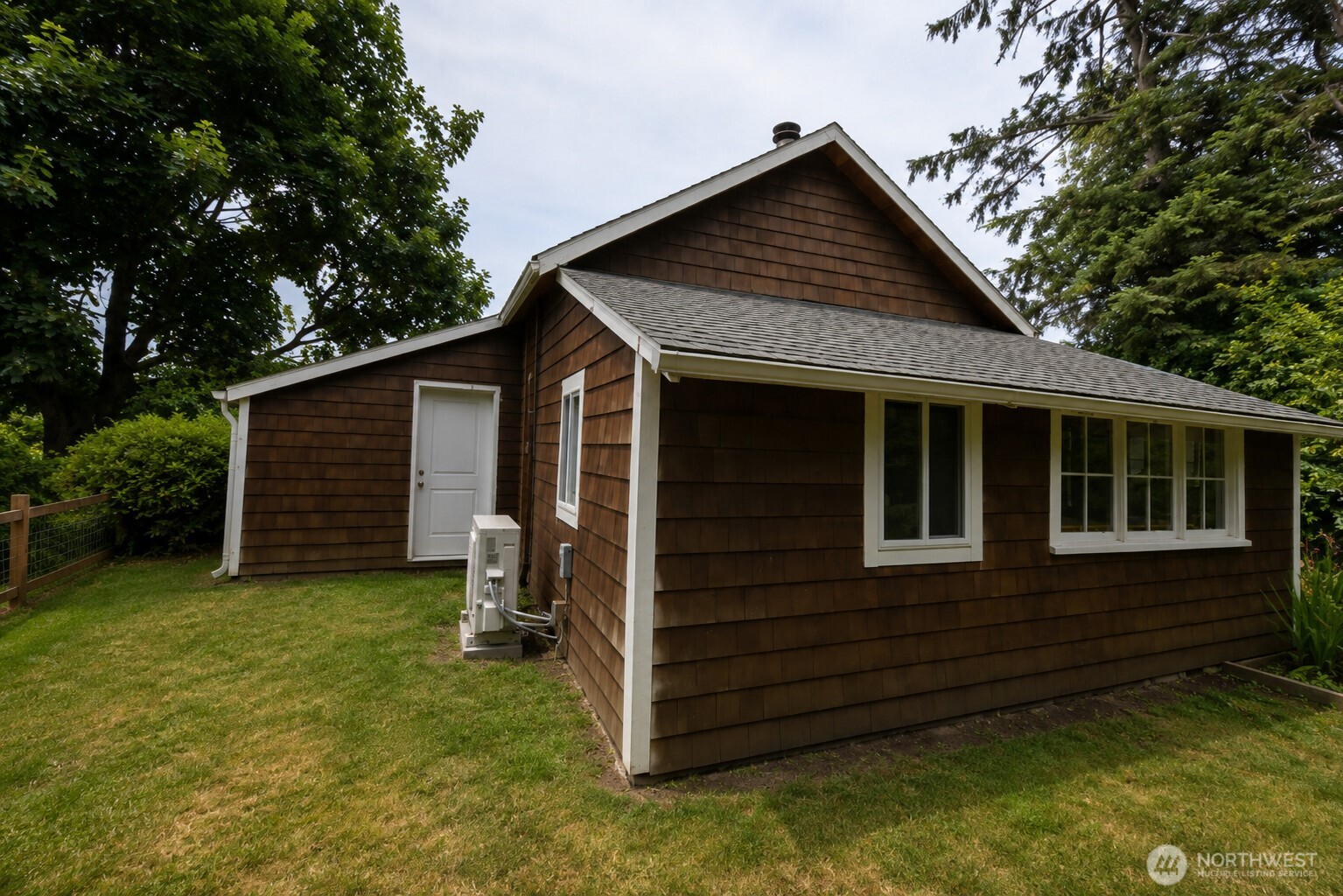 26403 Park Property Photo 6