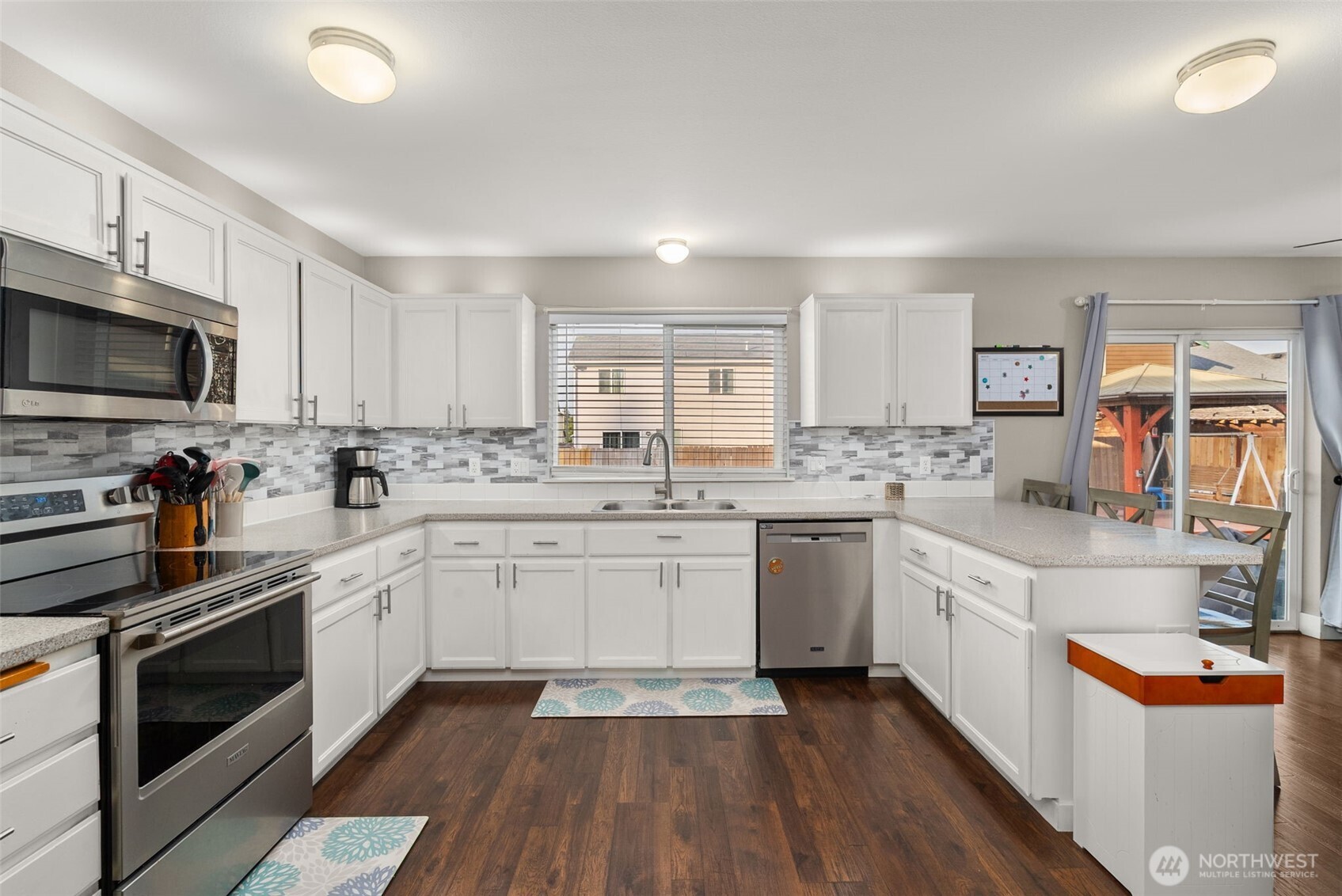 9156 Canal Road Property Photo 11