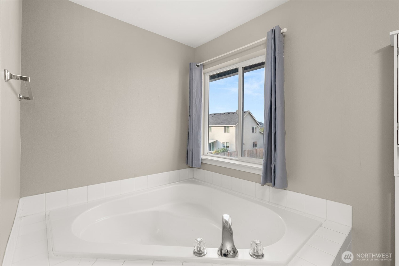 9156 Canal Road Property Photo 24