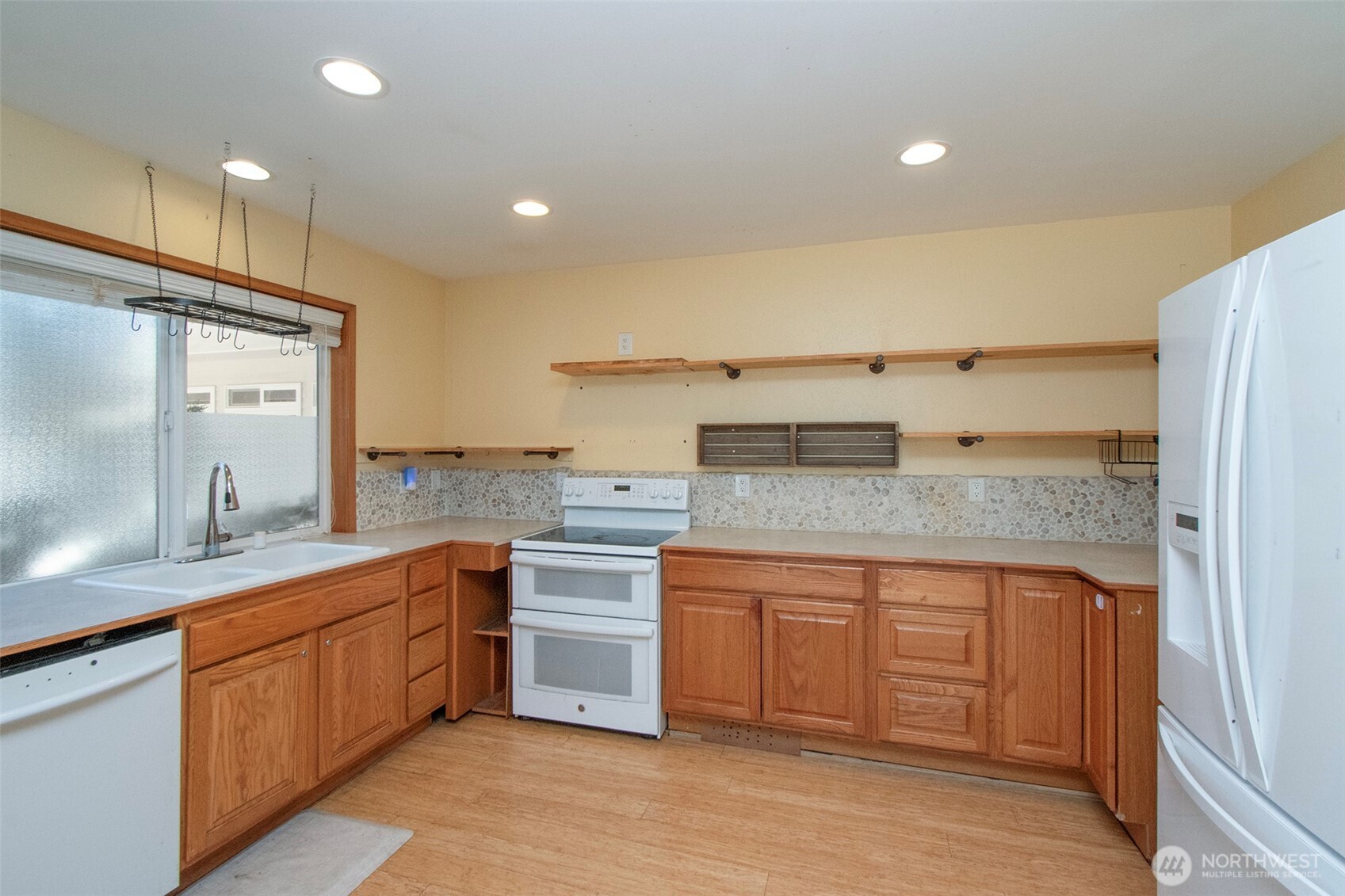 202 Birdsong Lane Property Photo 37