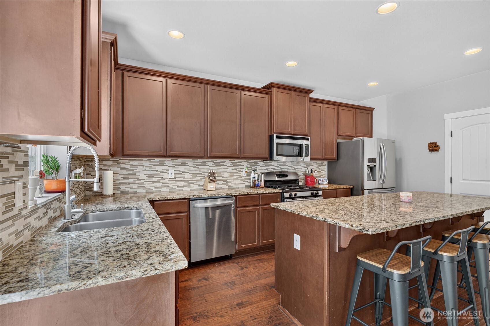 1618 Hudson Street Property Photo 7