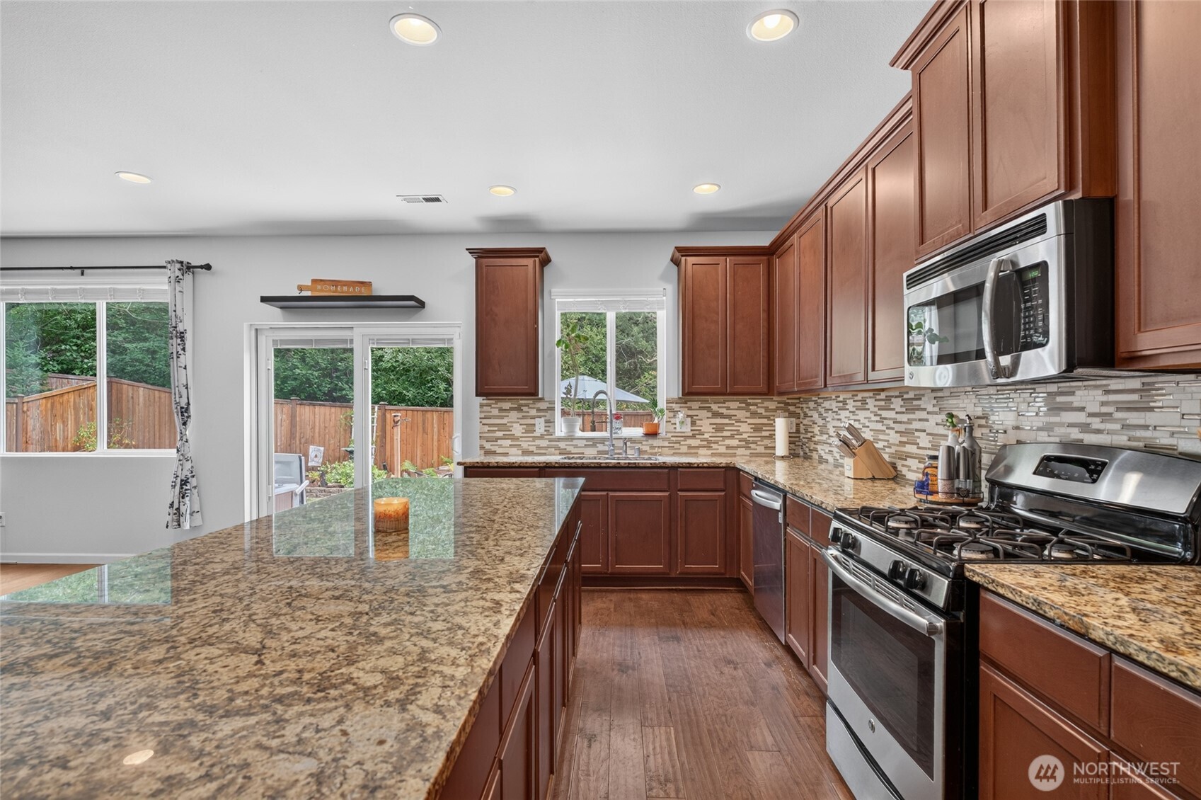 1618 Hudson Street Property Photo 8