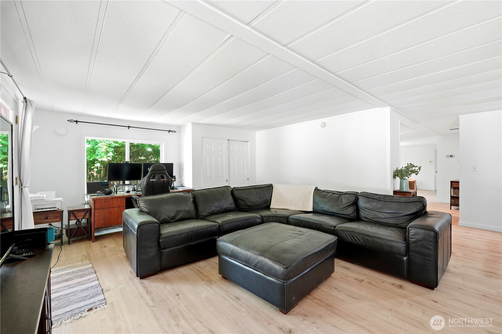 516 Beach Drive Property Photo 12