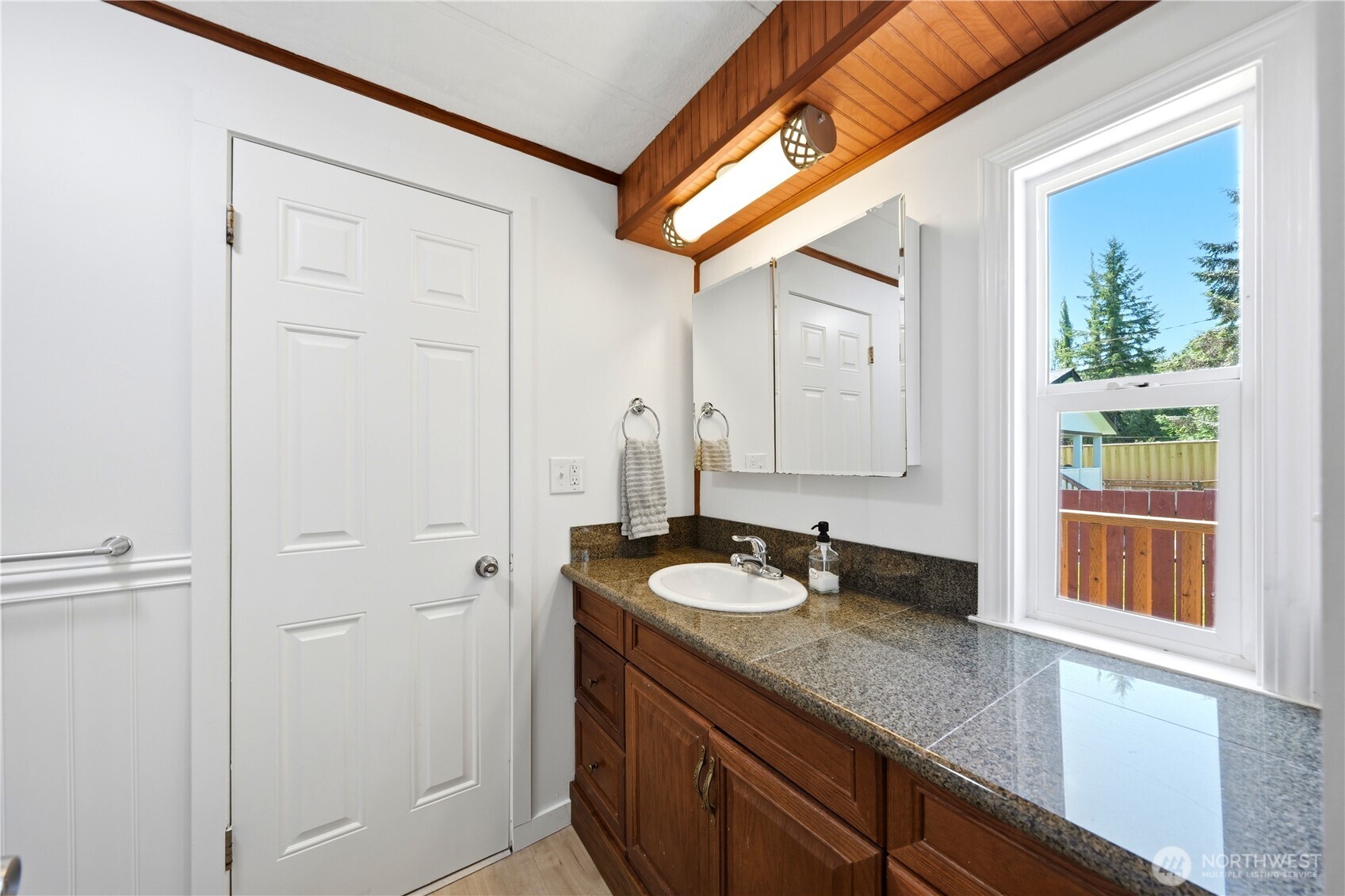 516 Beach Drive Property Photo 16