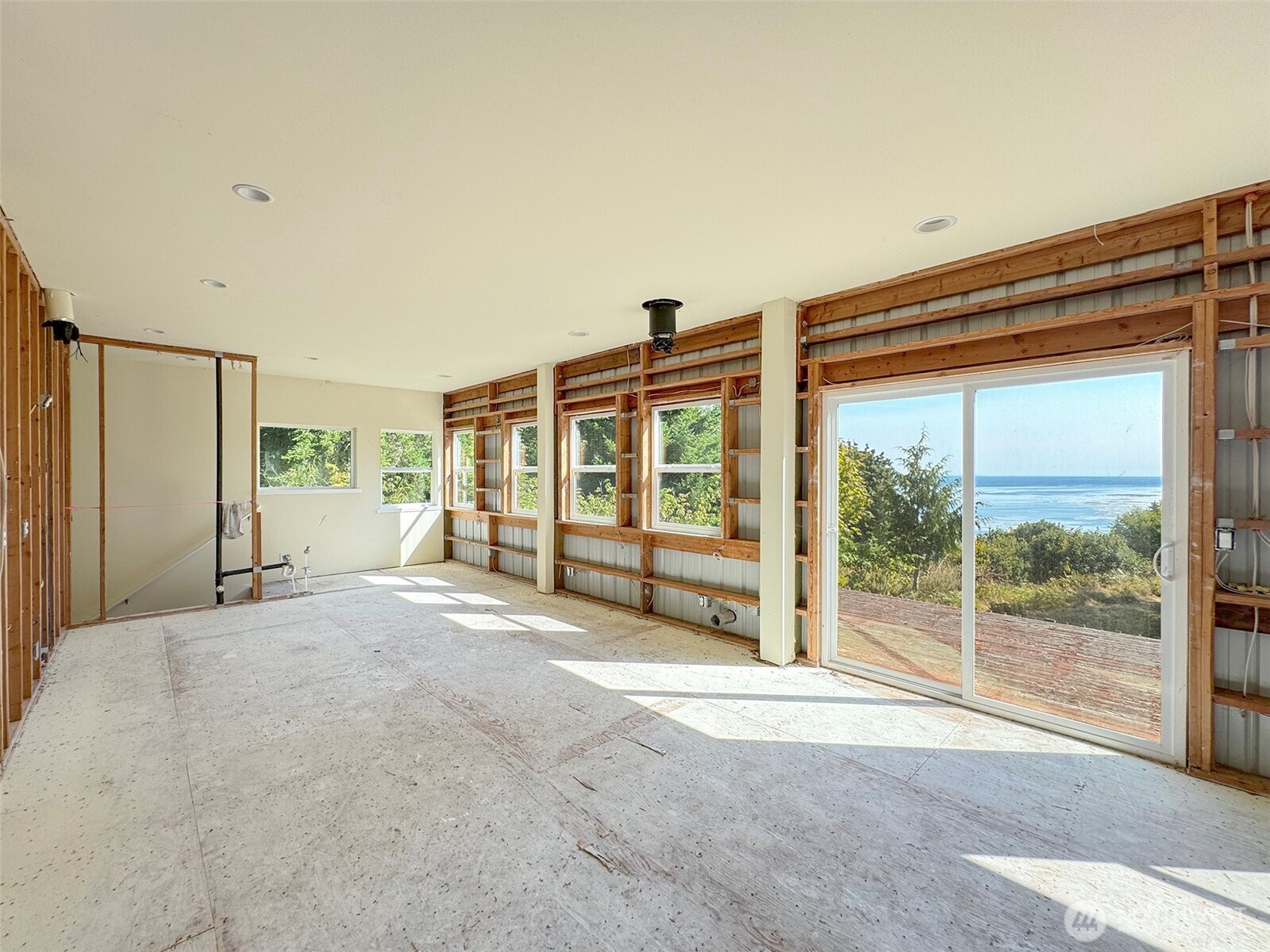 888 Farrington Road Property Photo 32