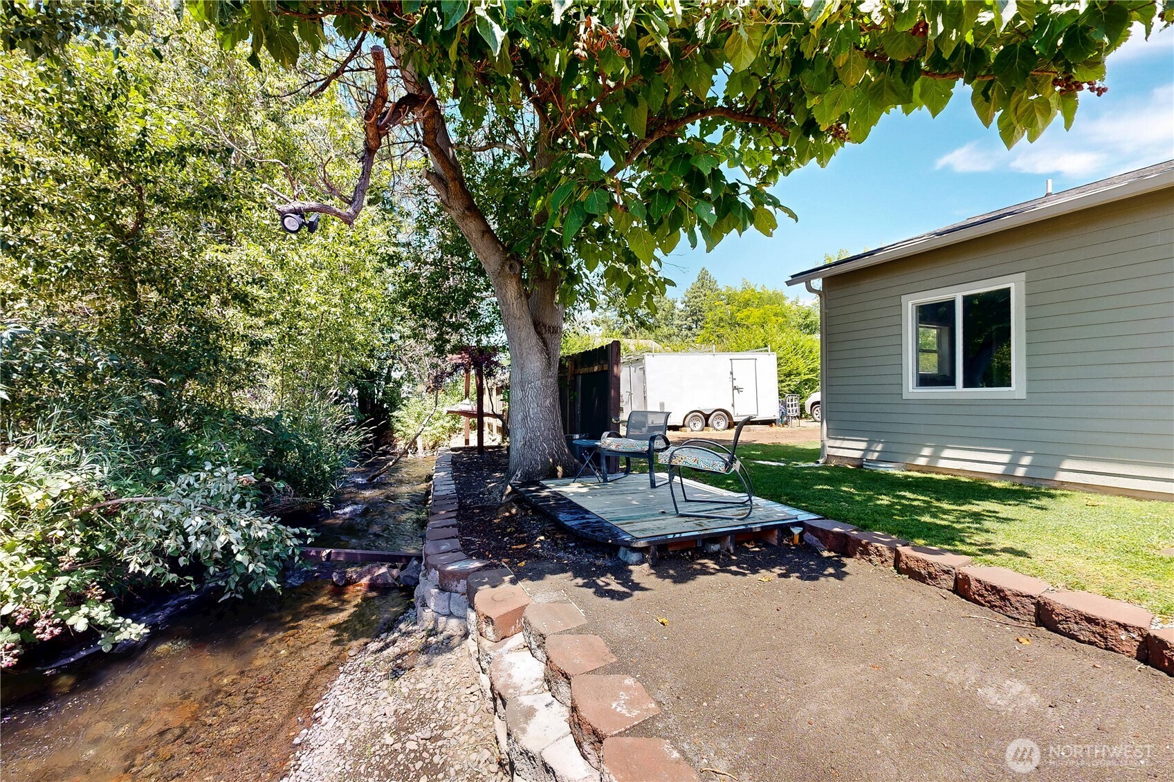 905 Cowl Street Property Photo 7