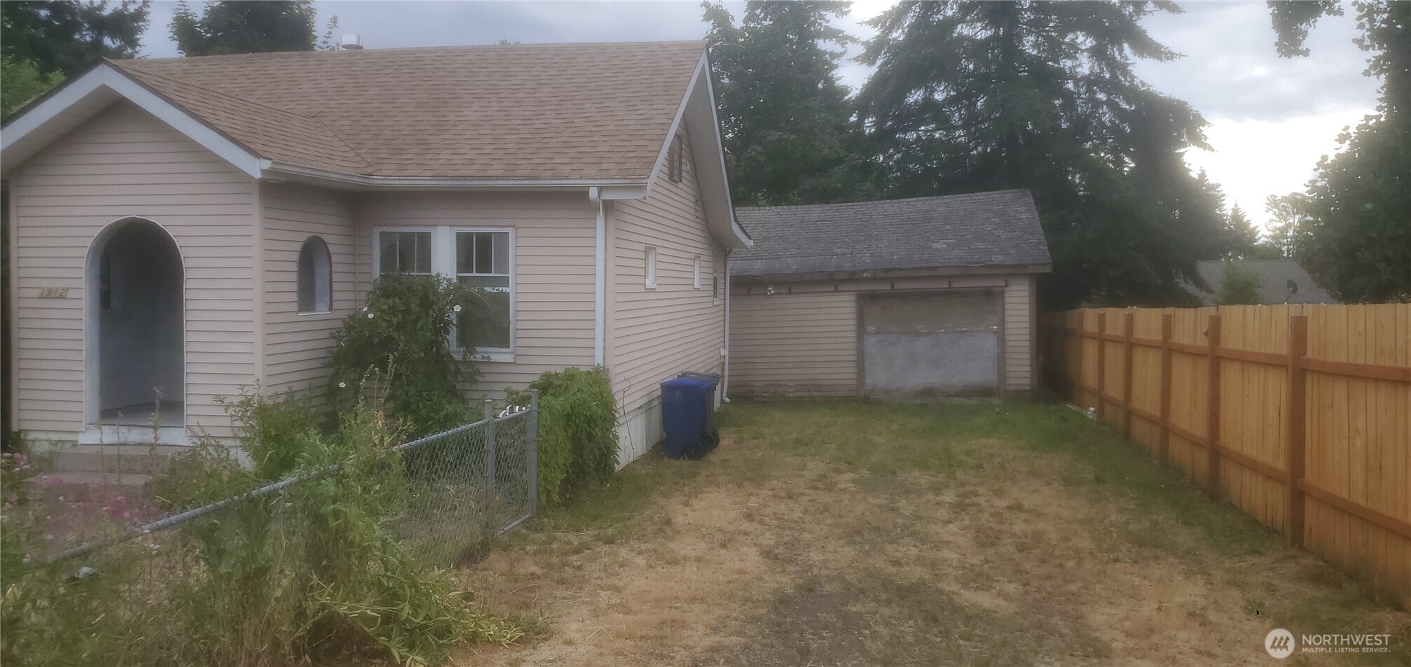 1912 Boundary Street Property Photo 2