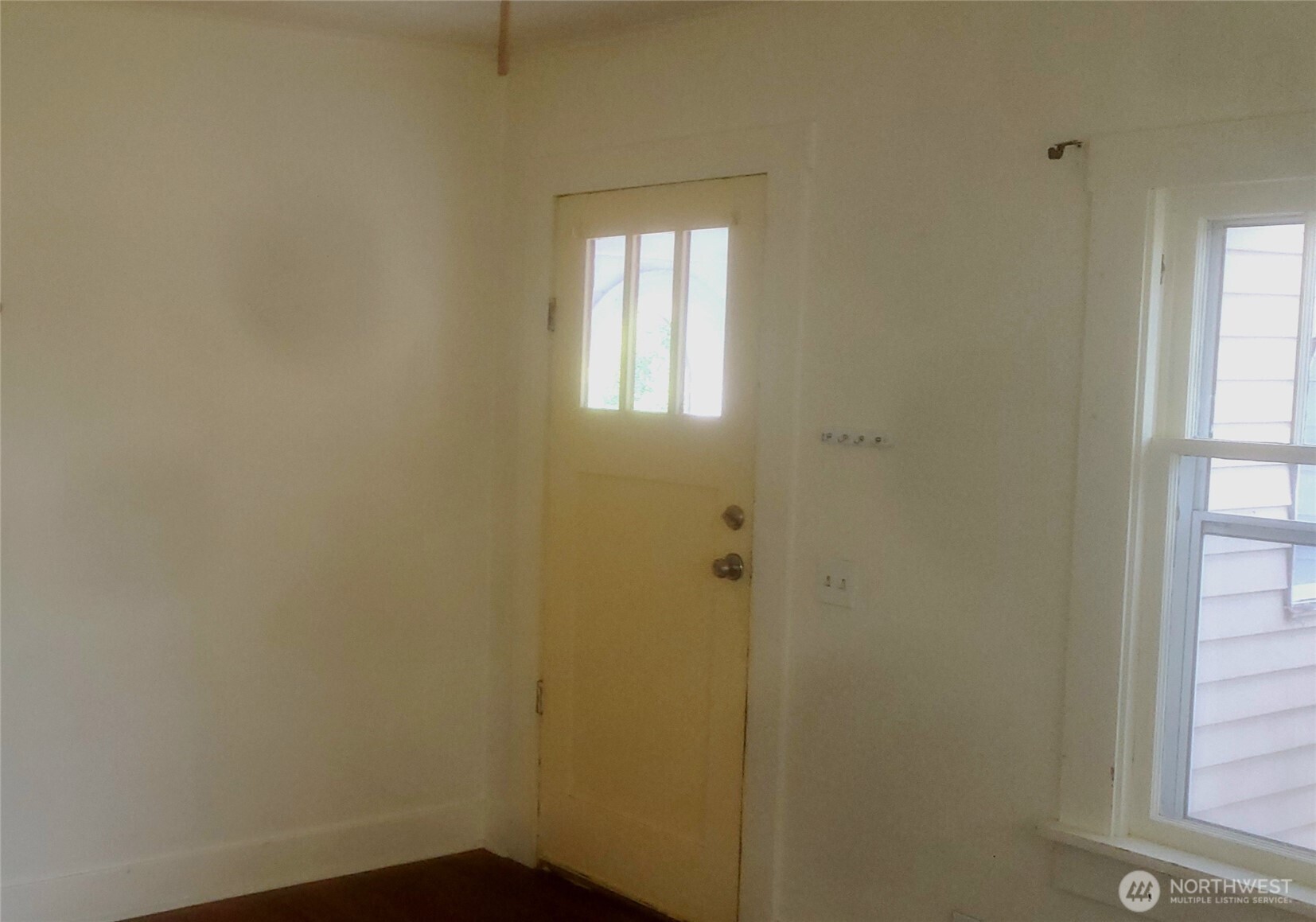 1912 Boundary Street Property Photo 4