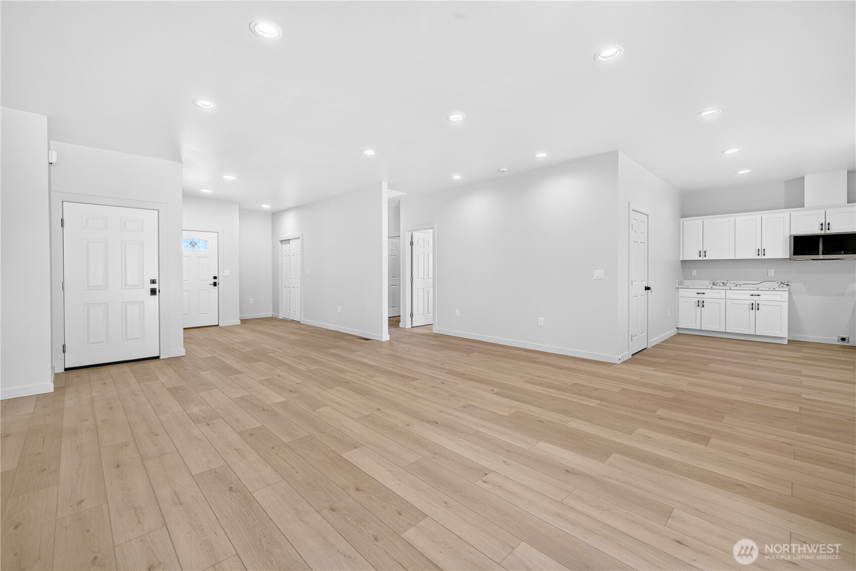 309 Olivia Street Property Photo 4