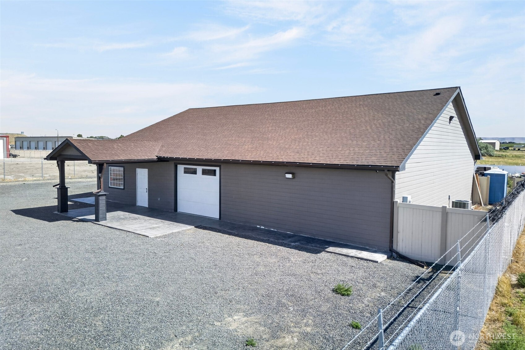 506 E Stover Road Property Photo 1