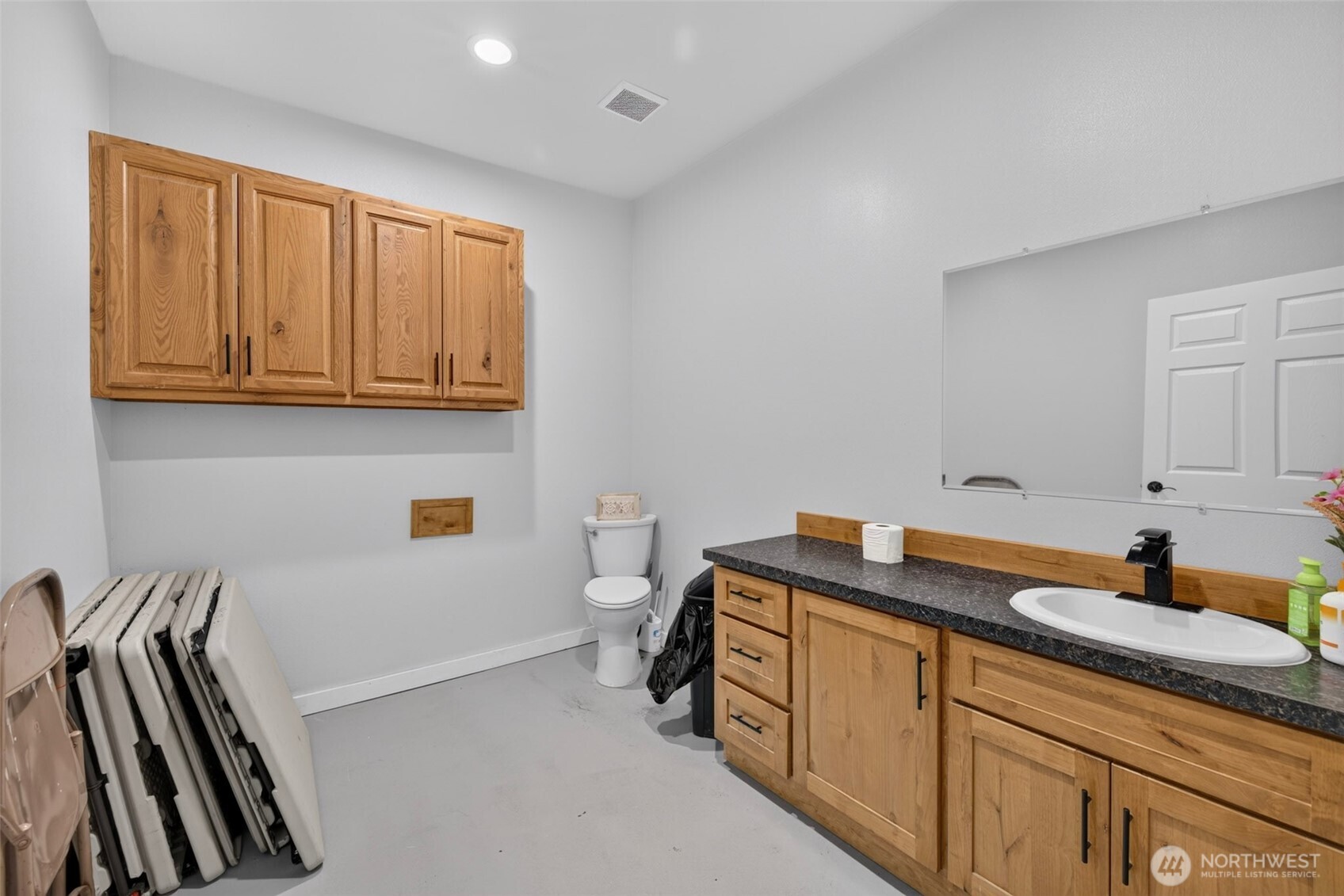 506 E Stover Road Property Photo 18