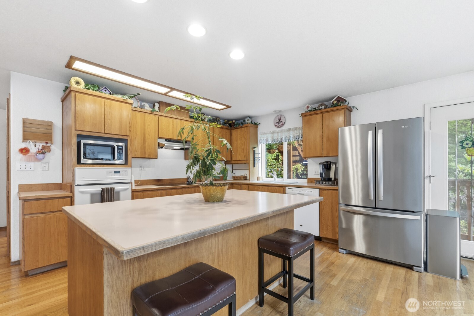16110 Dodge Lane Property Photo 3