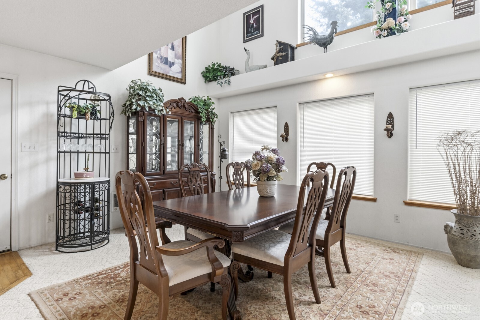 16110 Dodge Lane Property Photo 4