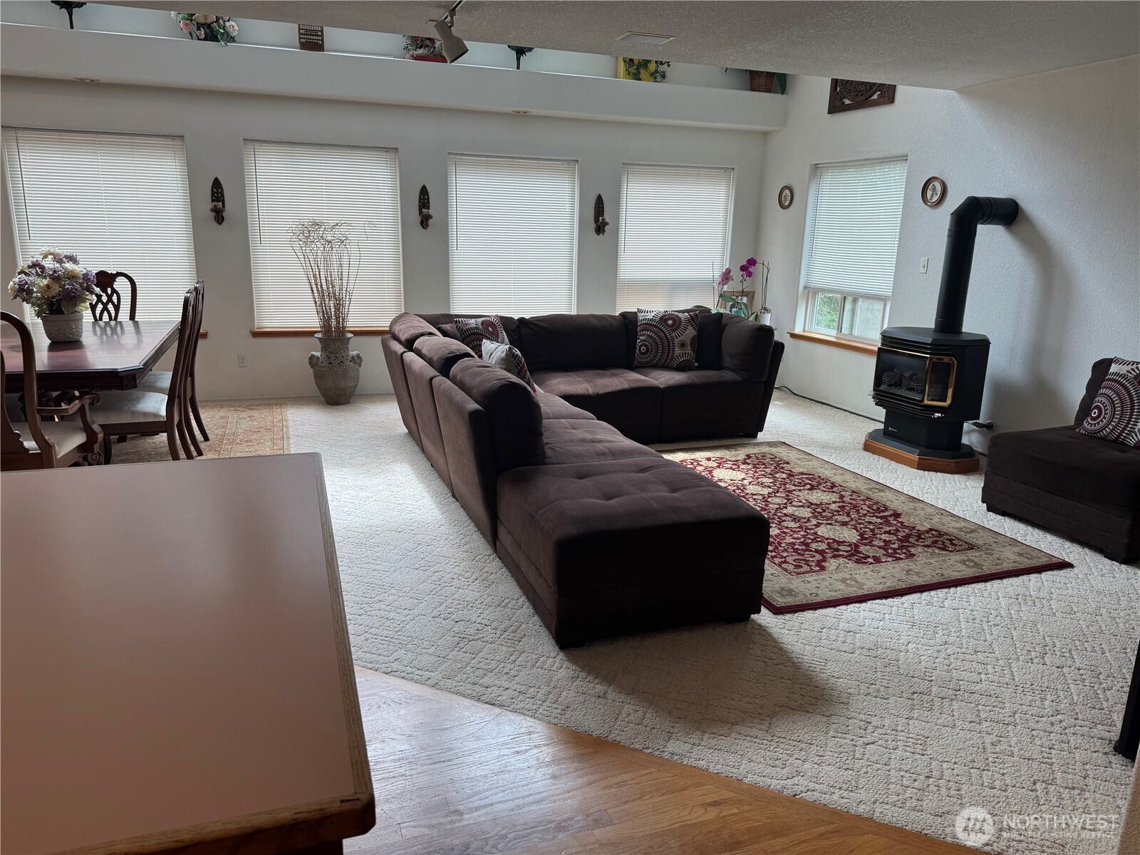 16110 Dodge Lane Property Photo 6