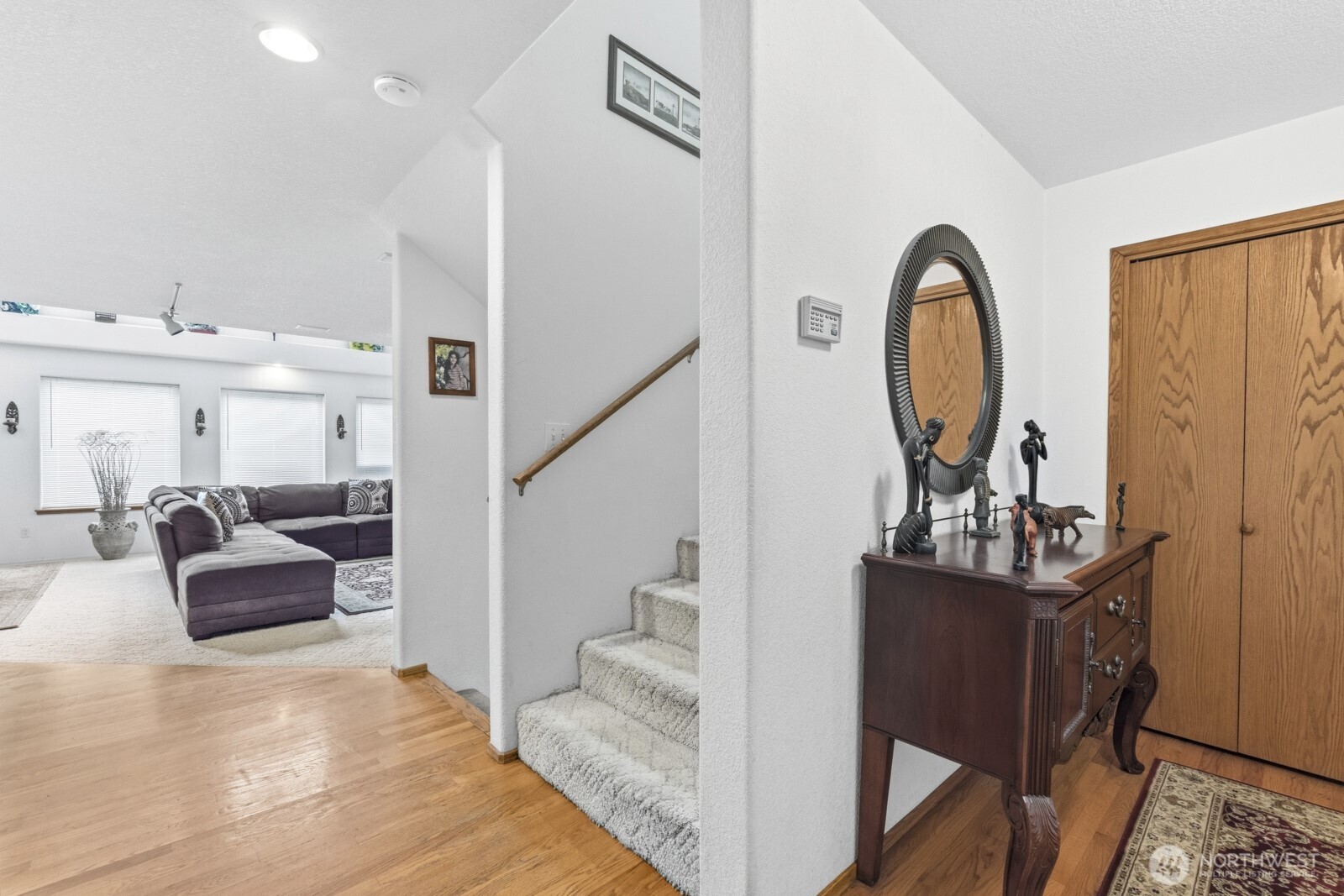 16110 Dodge Lane Property Photo 8