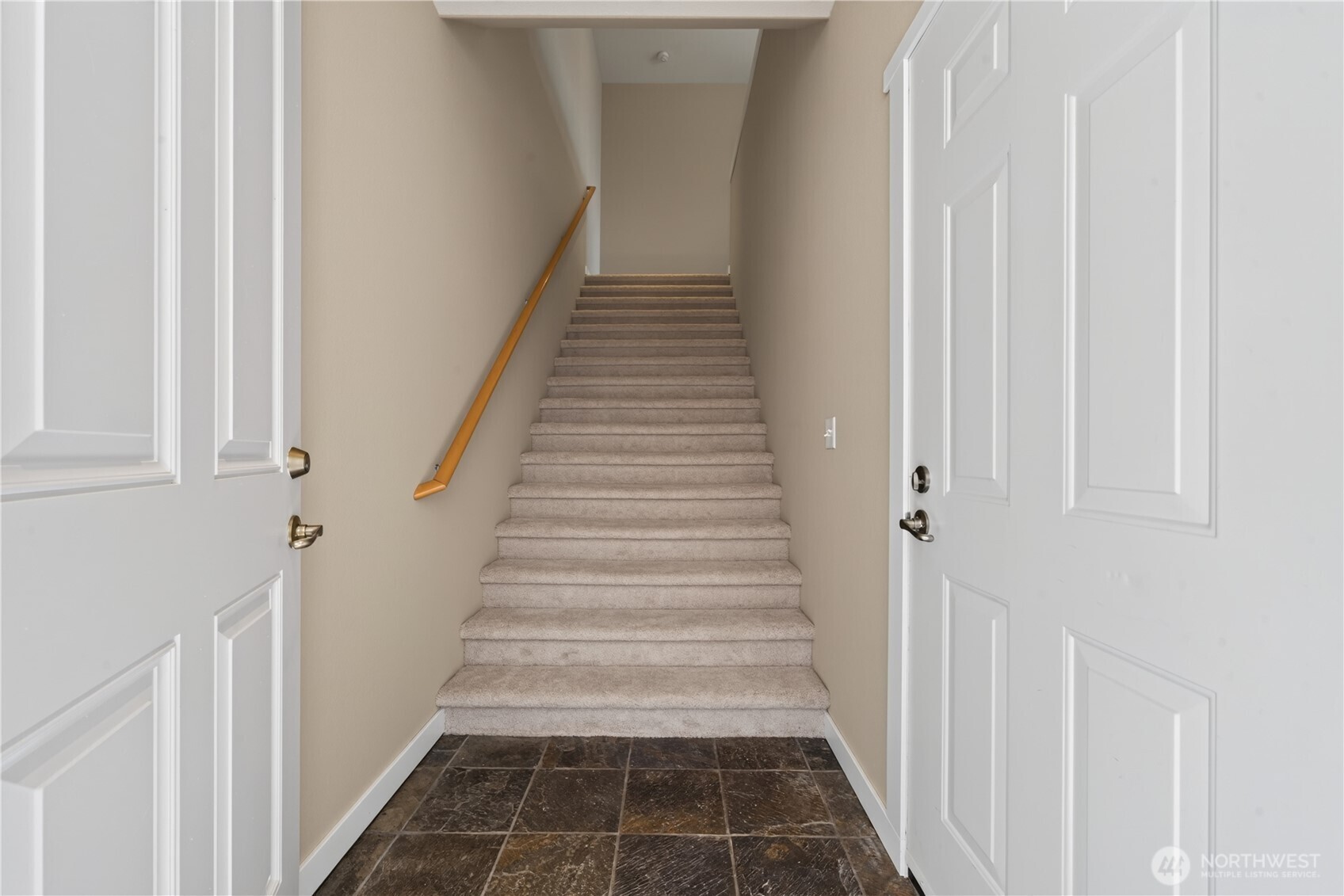 2666 Hamiliton Avenue Property Photo 5