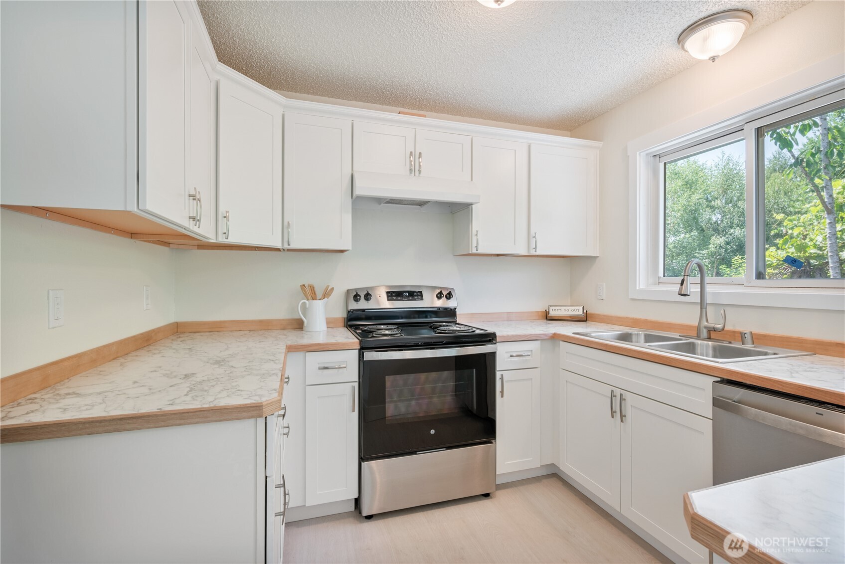 1703 33rd Avenue Property Photo 7