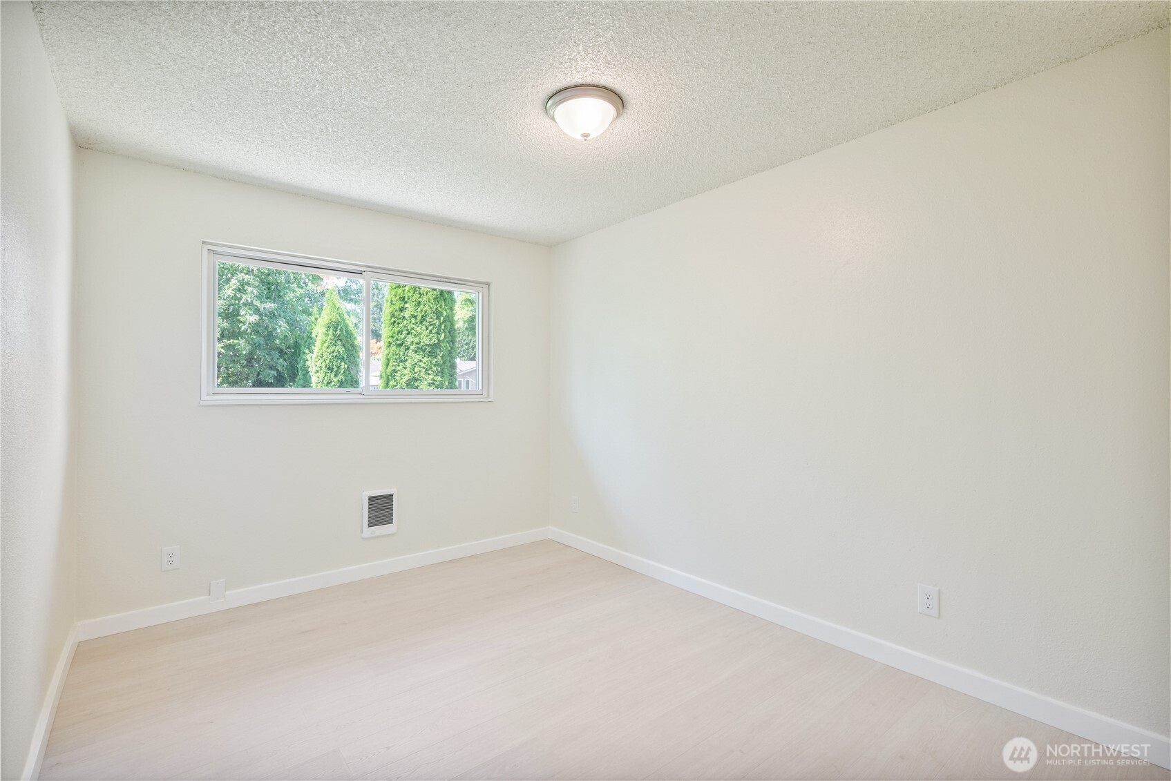 1703 33rd Avenue Property Photo 16